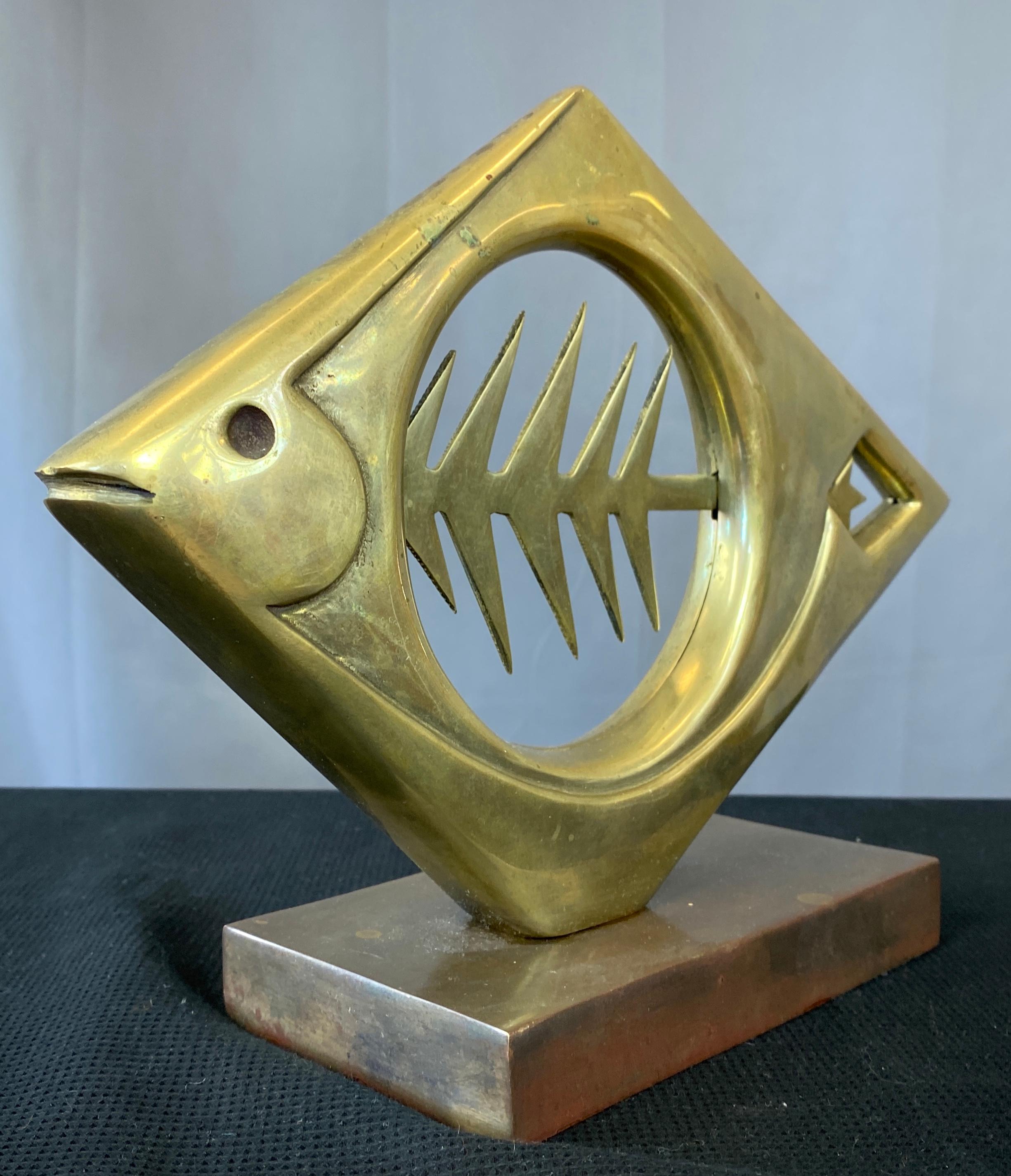Brutalist Abstract Brass Fish by Dolbi Cashier, circa 1980s 6