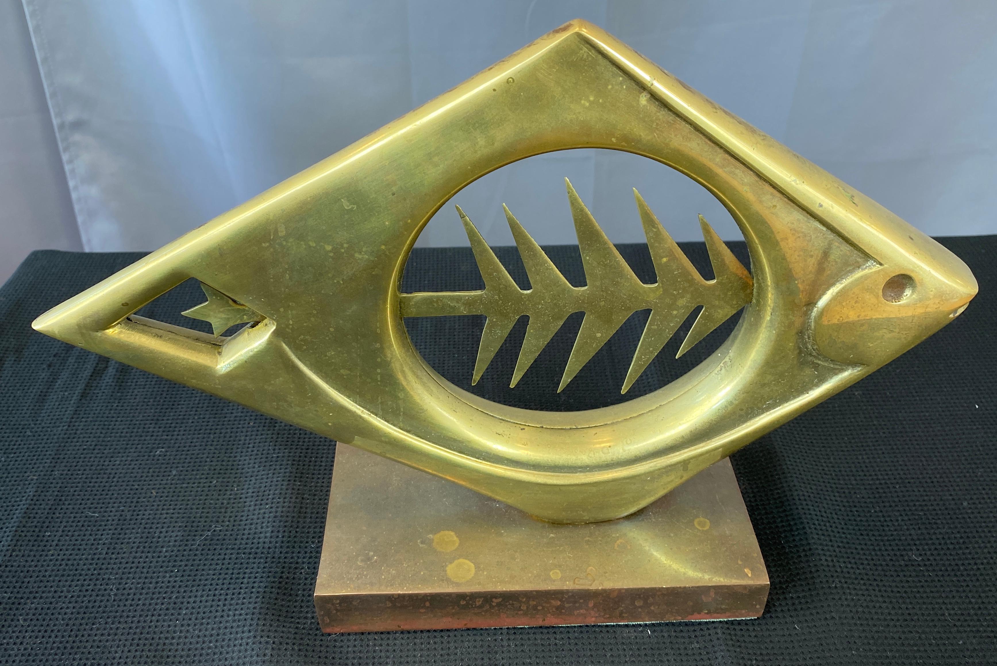 Brutalist Abstract Brass Fish by Dolbi Cashier, circa 1980s 3