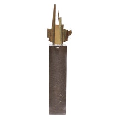 Brutalismus  Abstrakte Bronzeskulptur auf hohem schwarzem Marmorsockel Niederländisch 1980er Jahre