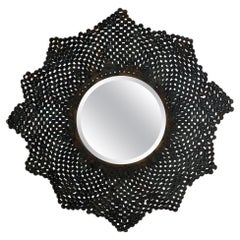 Miroir biseauté en forme de fleur en bronze vieilli brutaliste