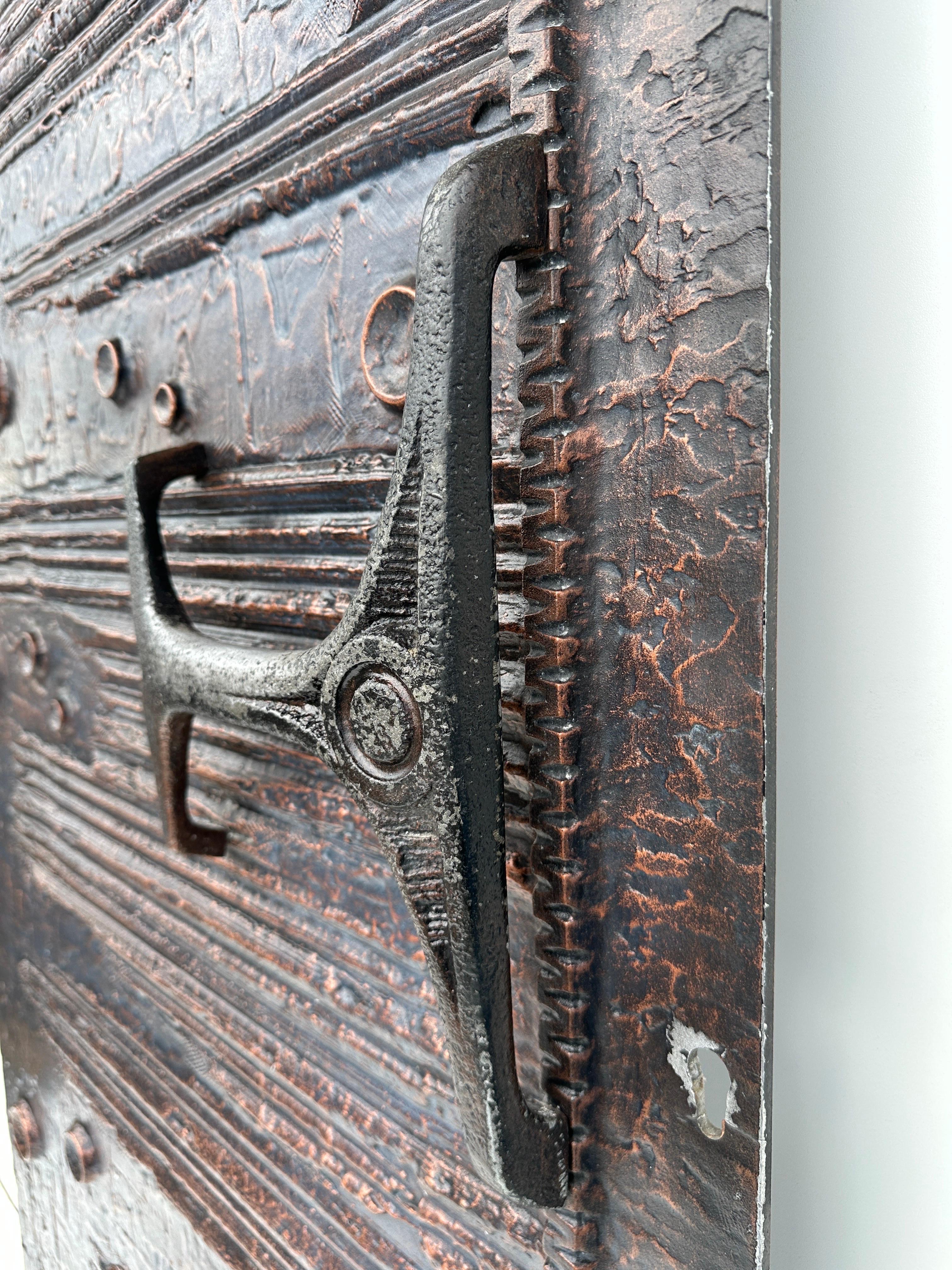 Panneau de porte brutaliste en aluminium en finition bronze/ cuivre anodisé  en vente 4