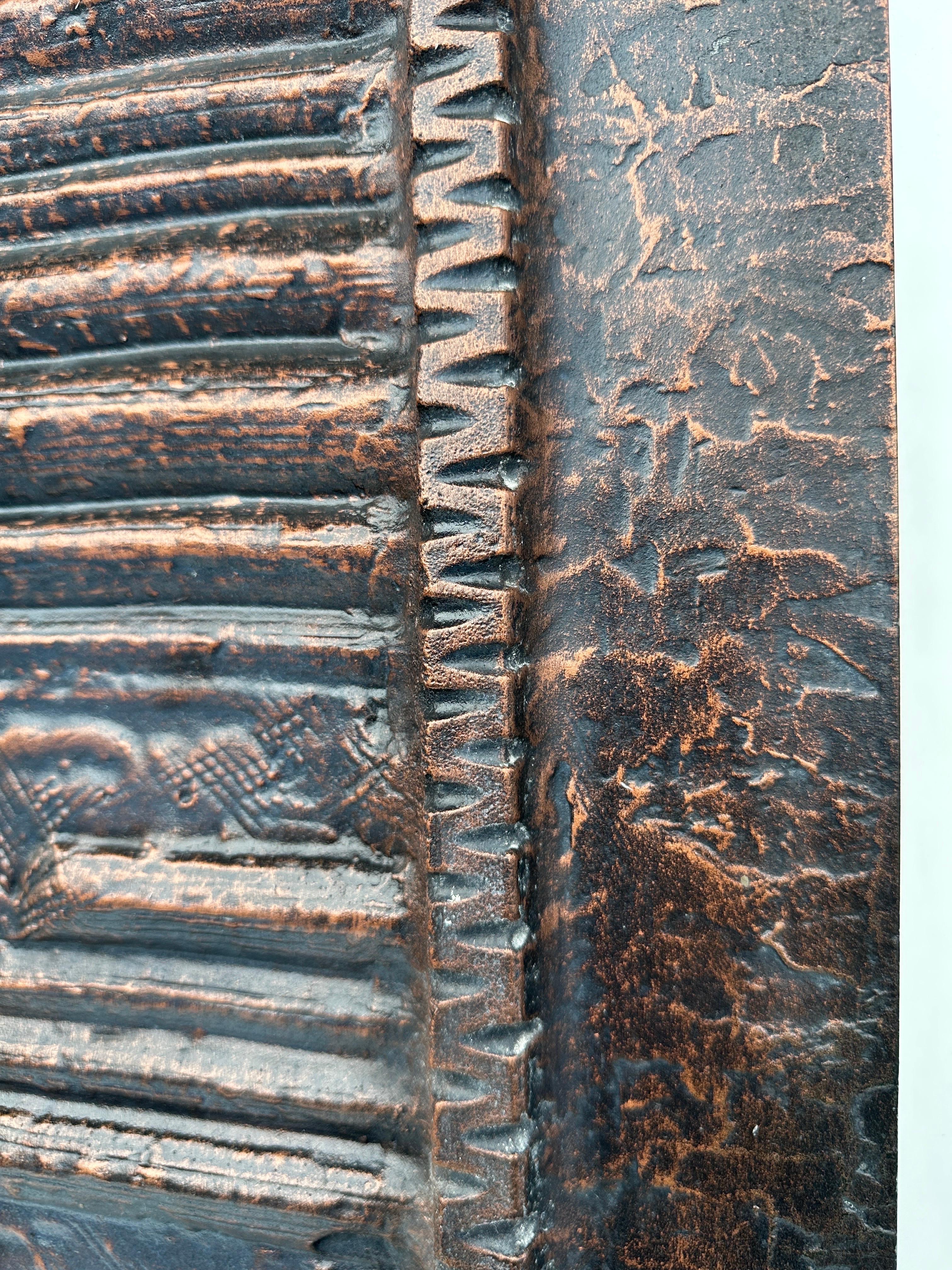 Panneau de porte brutaliste en aluminium en finition bronze/ cuivre anodisé  en vente 5