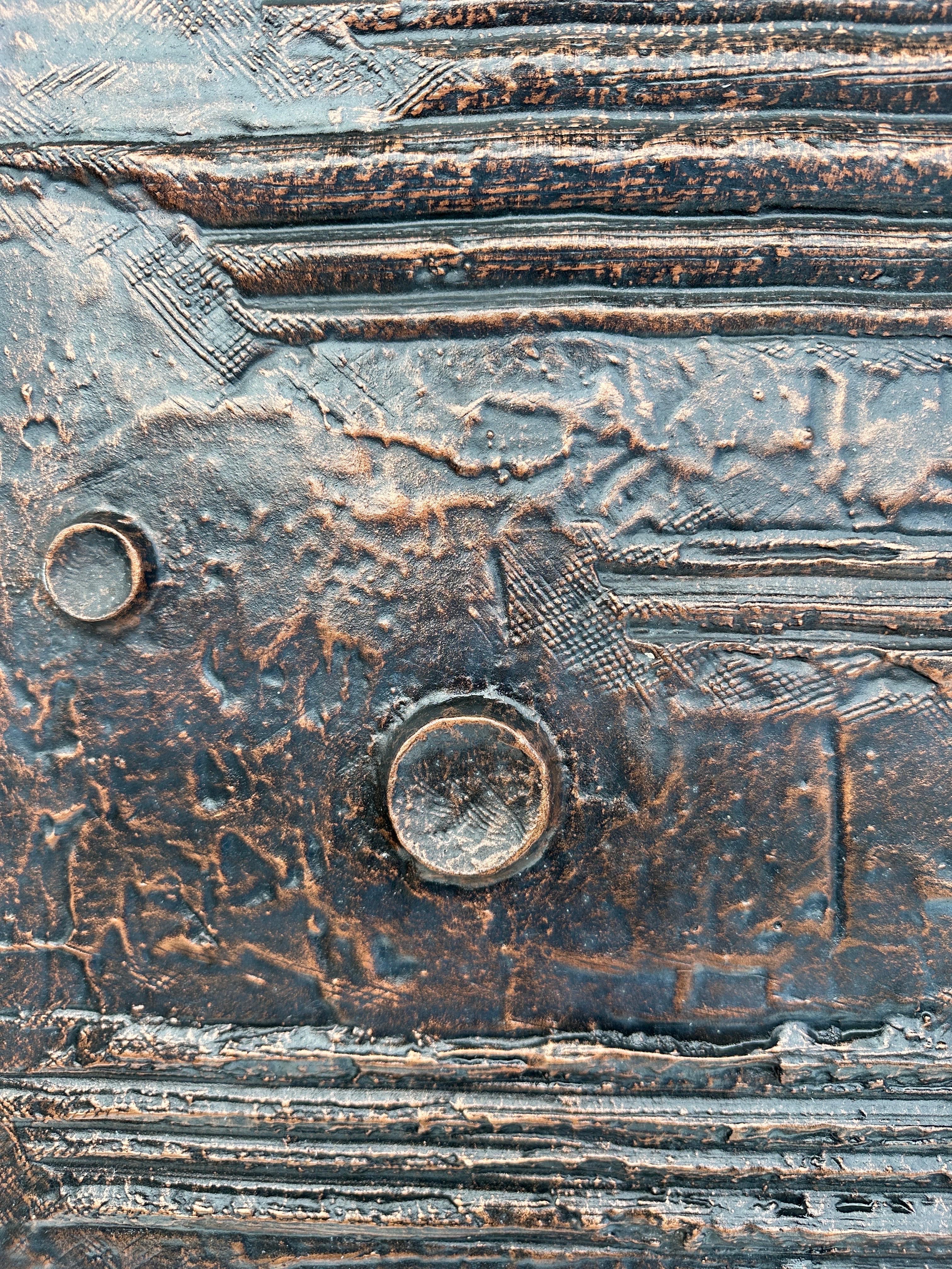 Panneau de porte brutaliste en aluminium en finition bronze/ cuivre anodisé  en vente 6