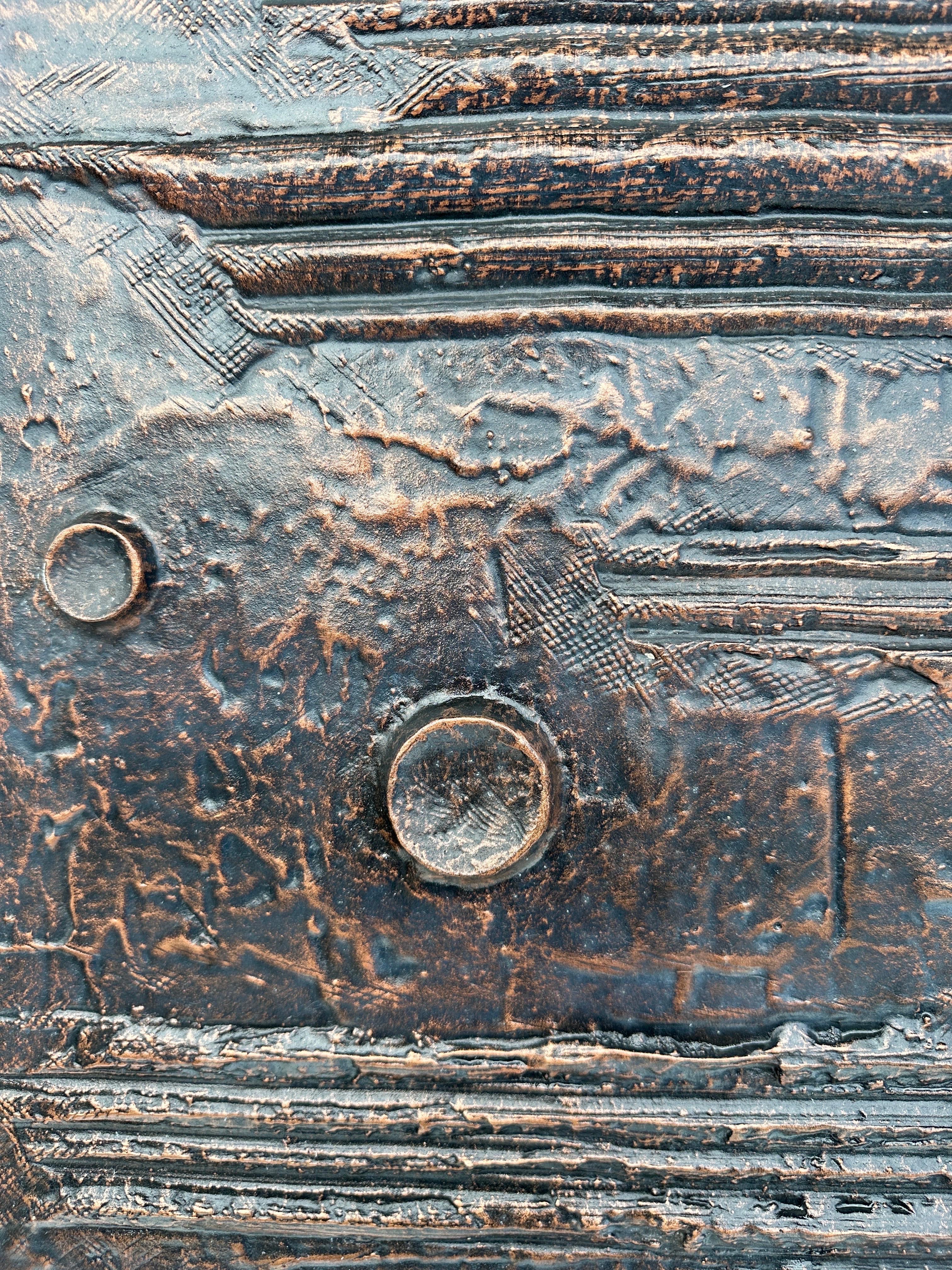 Panneau de porte brutaliste en aluminium en finition bronze/ cuivre anodisé en vente 6