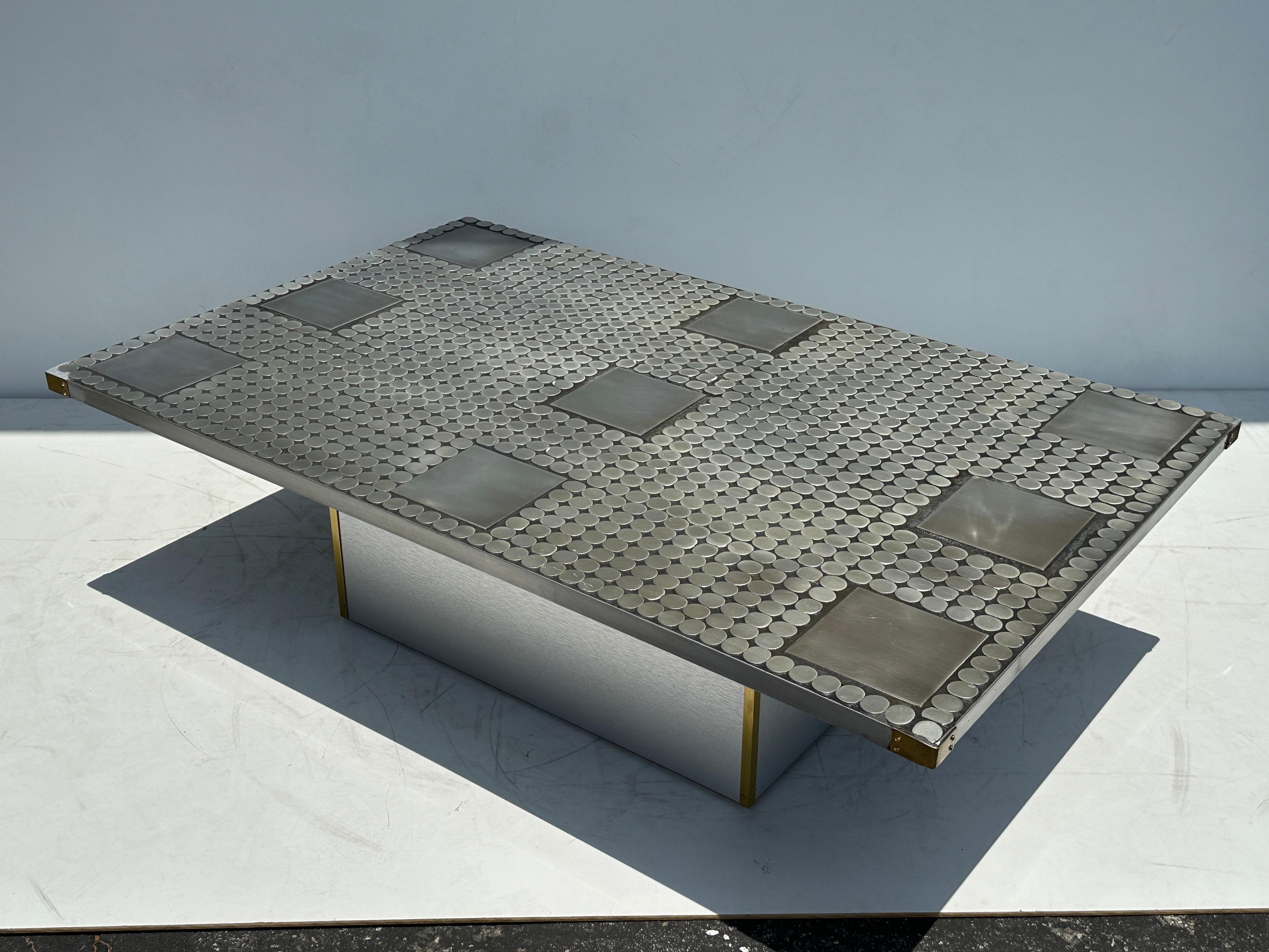 Brutalistischer Aluminium Mosaik Couchtisch im Zustand „Gut“ im Angebot in North Hollywood, CA