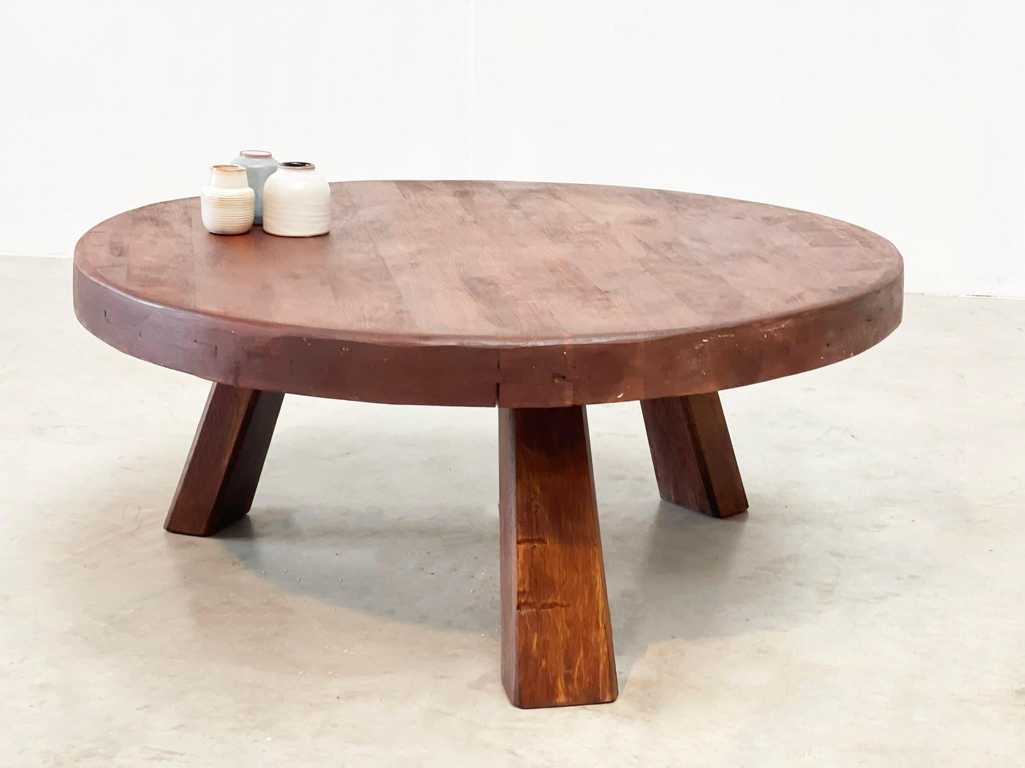 Late 20th Century Brutalist and elegant coffee table For Sale