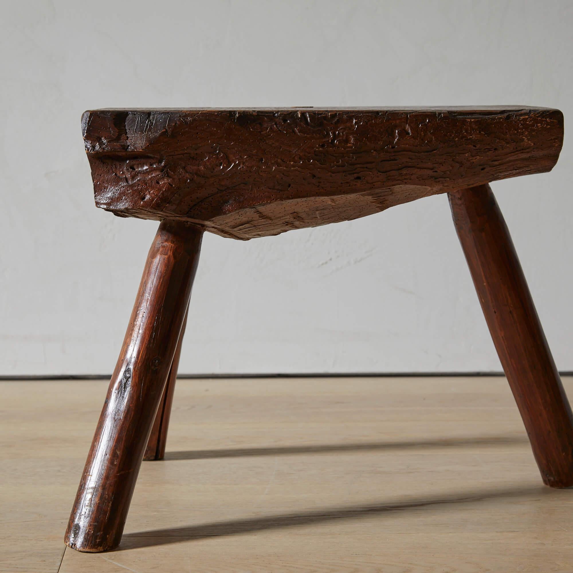 Mesa Trípode Francesa Brutalista y Rústica Madera en venta