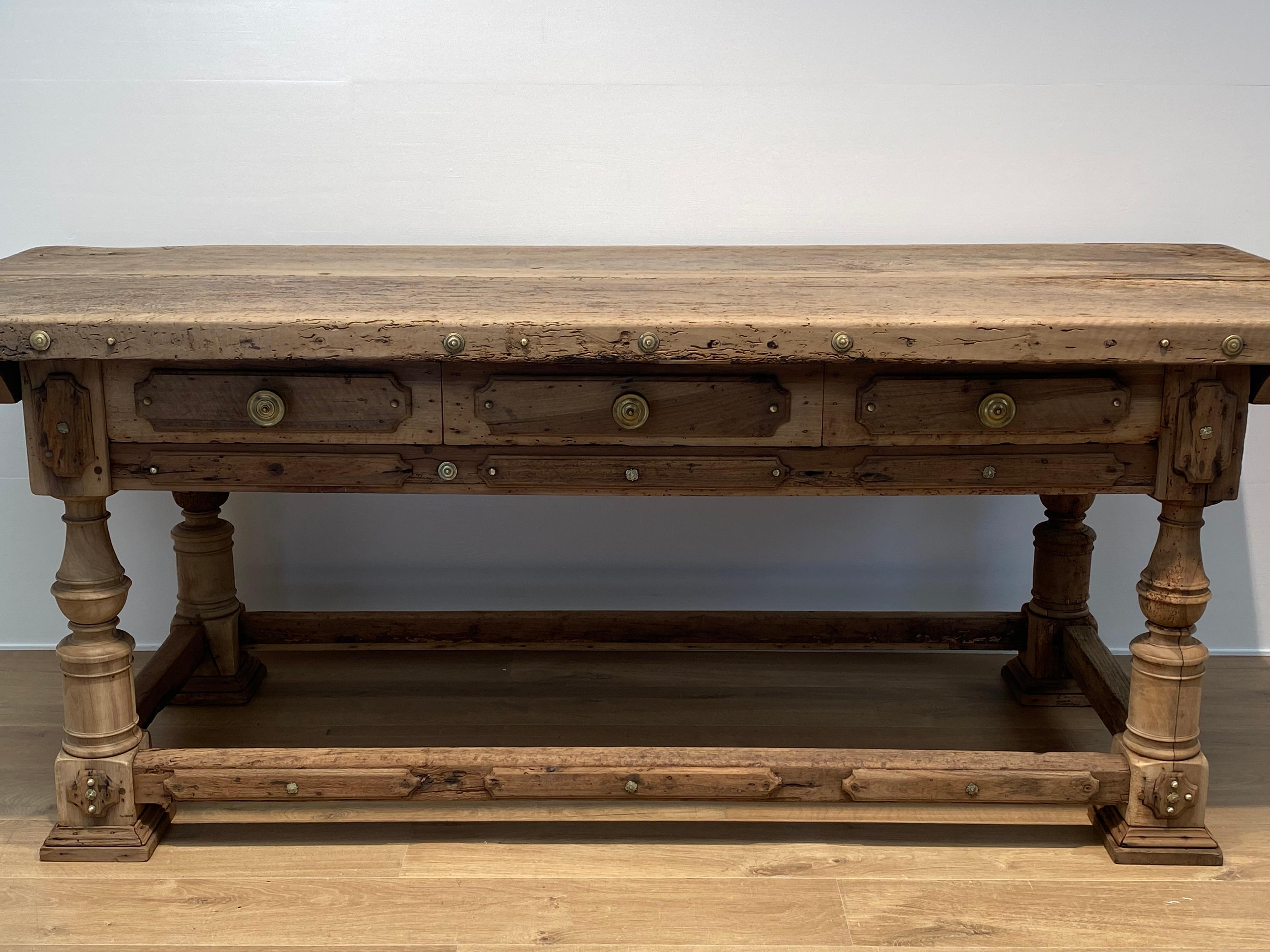 Brutalist , Antique Italian Table In Good Condition For Sale In Schellebelle, BE