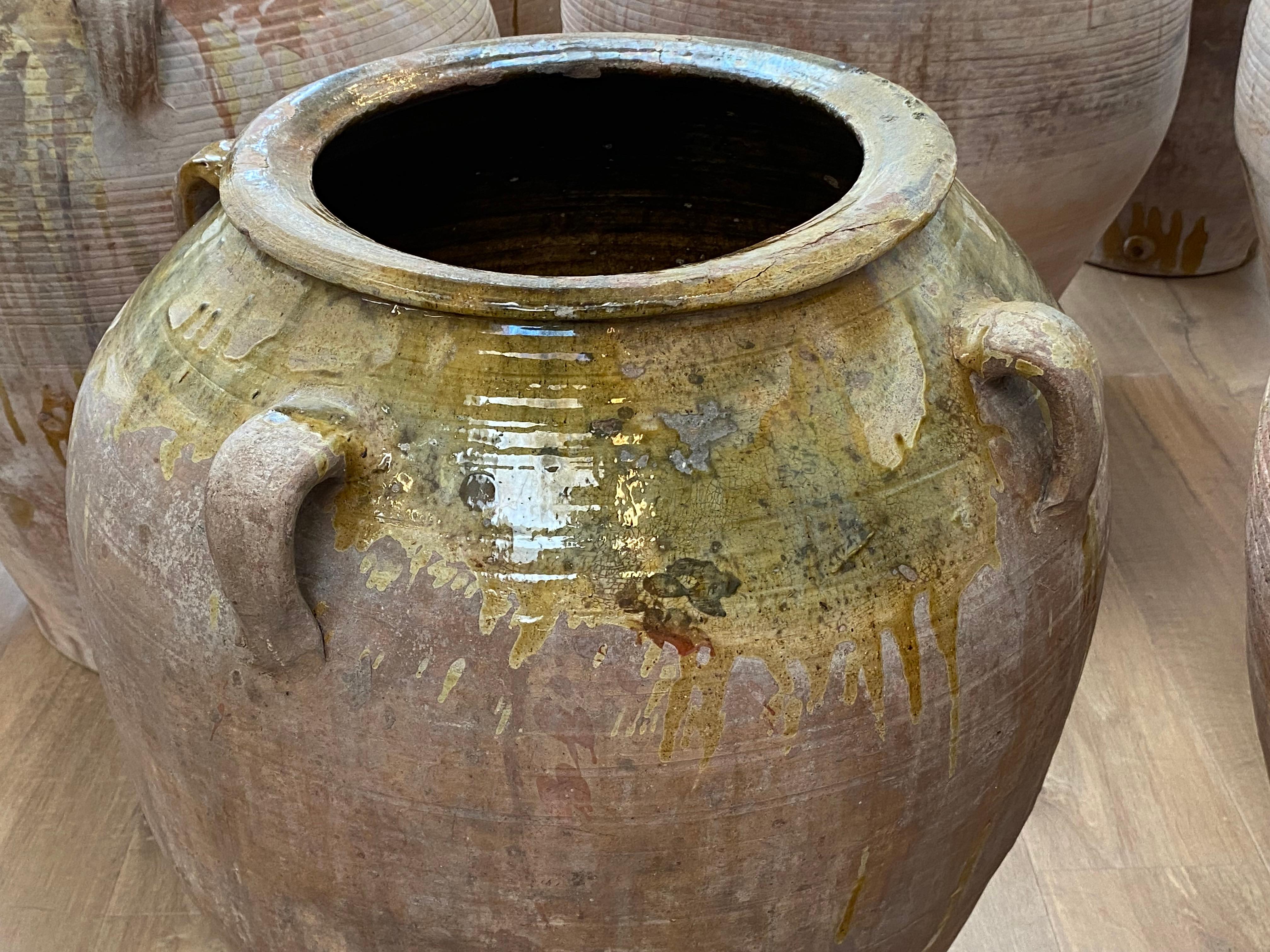 Brutalistisches, antikes spanisches Keramikgefäß (Spanisch) im Angebot
