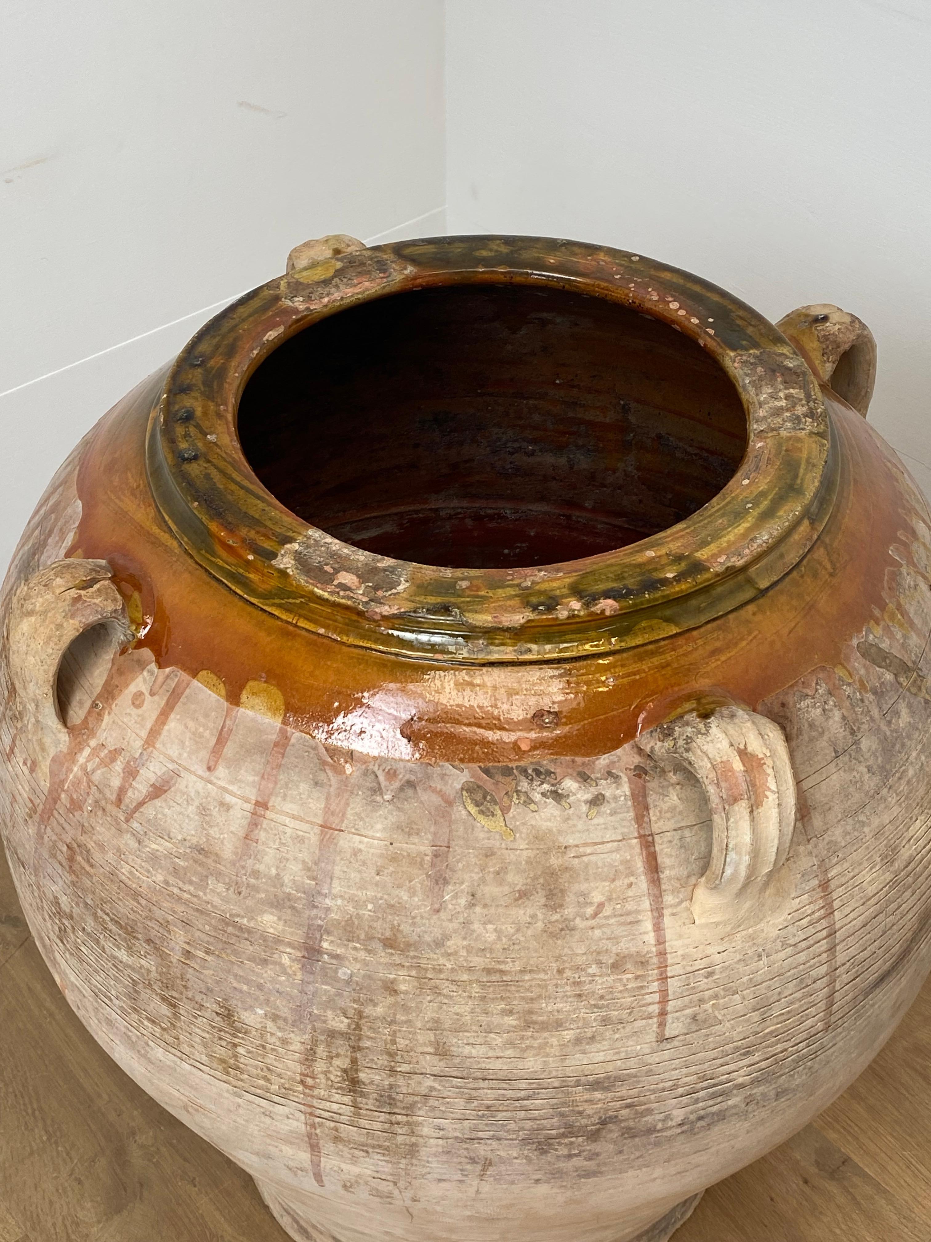Brutalistisches, antikes spanisches Keramikgefäß im Zustand „Gut“ im Angebot in Schellebelle, BE