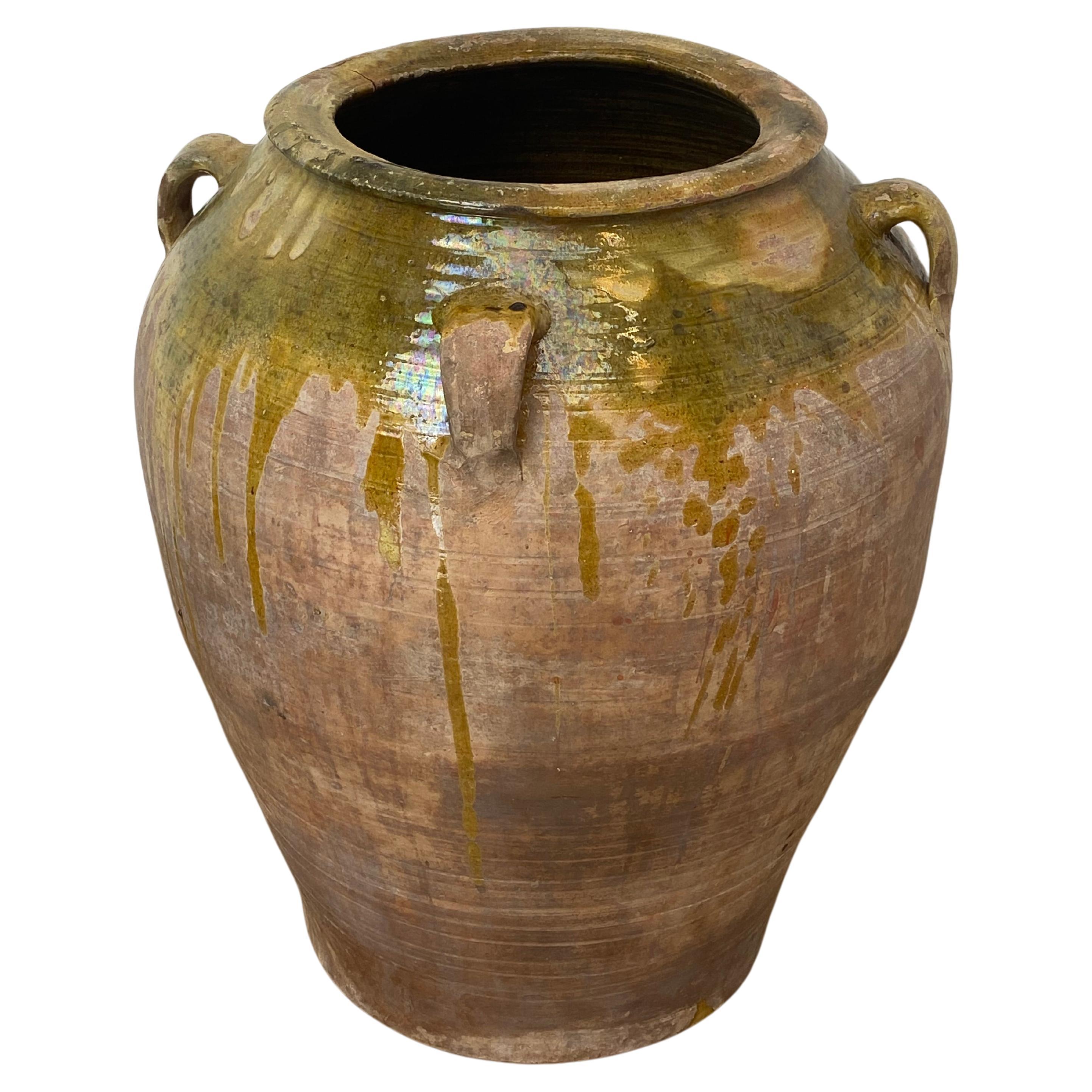 Brutalistisches, antikes spanisches Keramikgefäß im Angebot