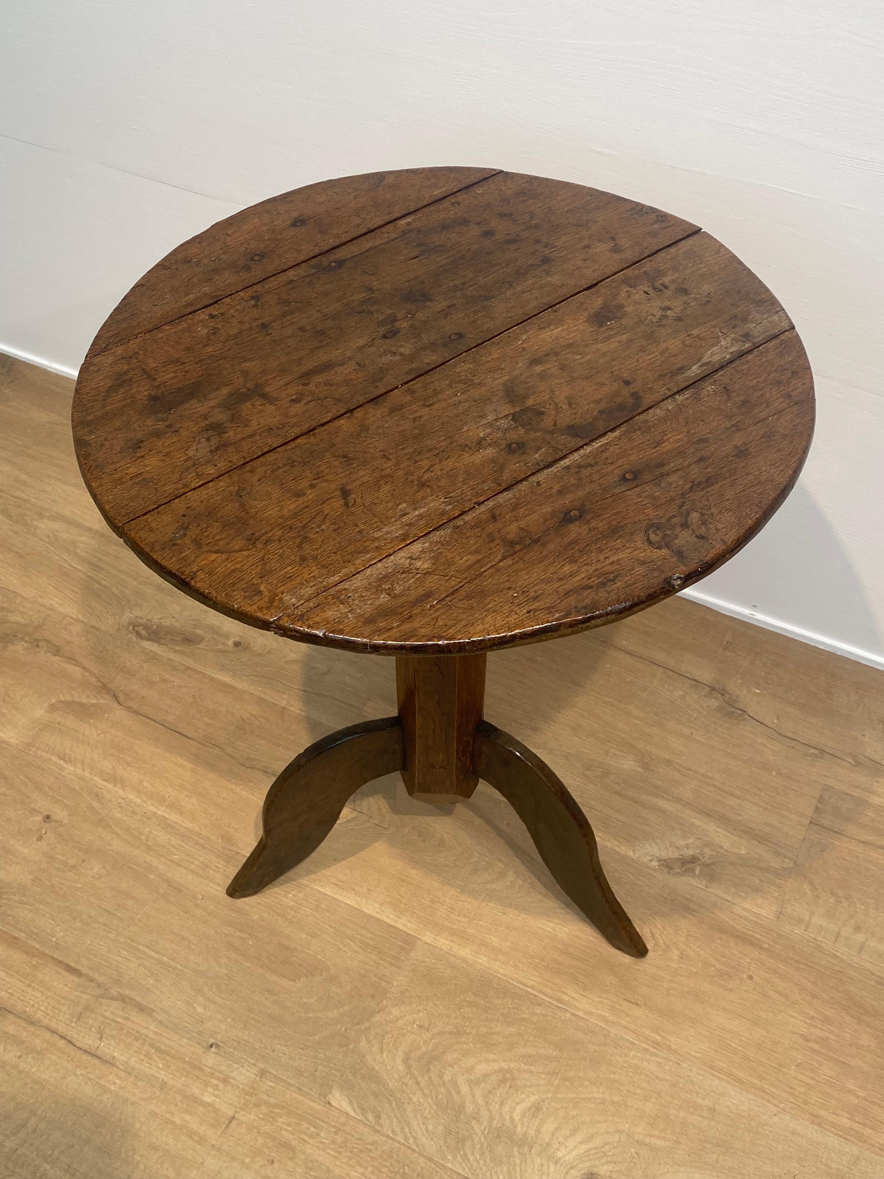 Brutalist, Antique Spanish Tripod Table In Good Condition For Sale In Schellebelle, BE