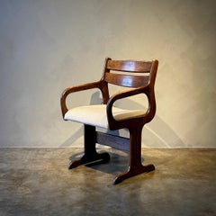 Brutalistischer Sessel