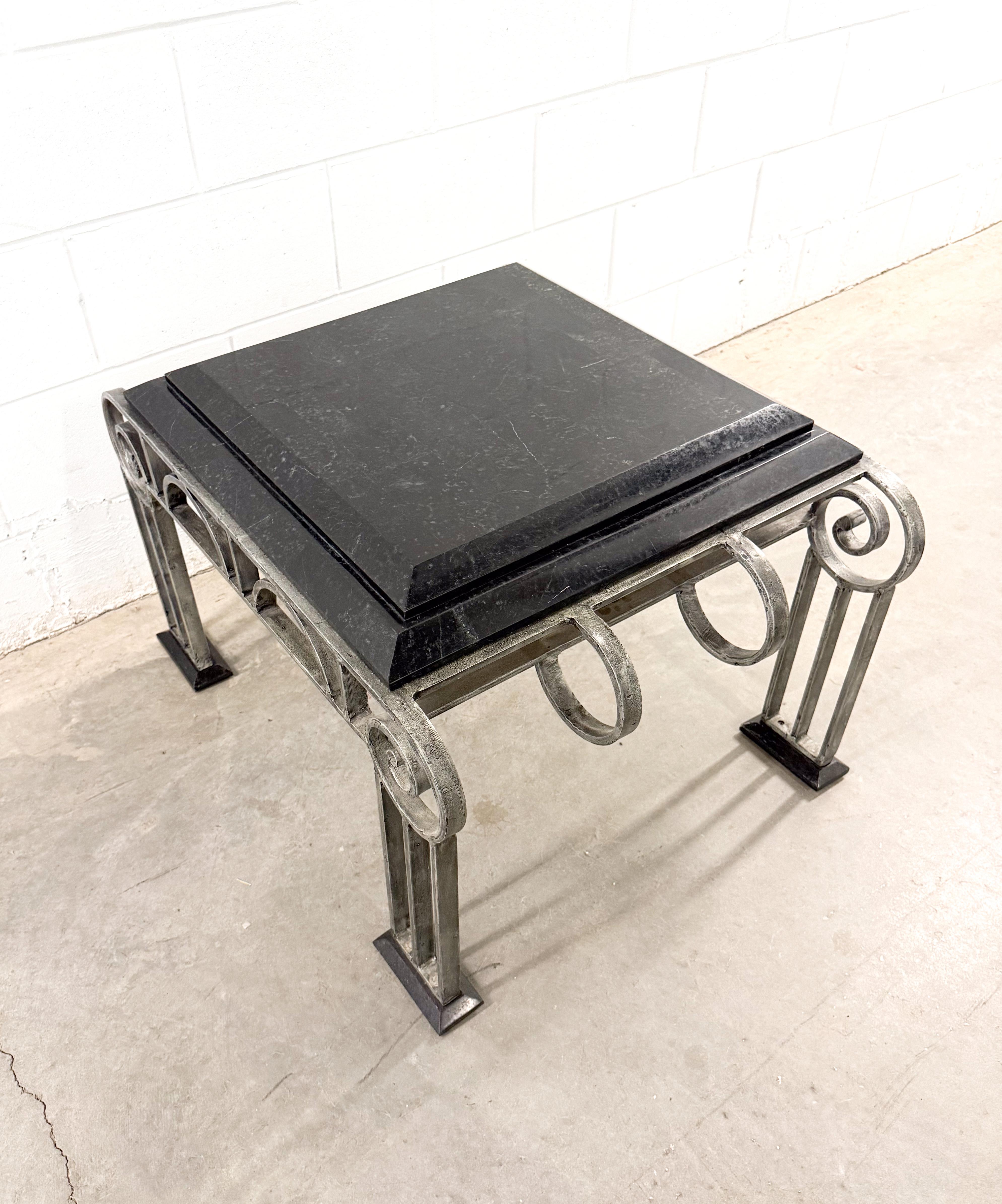 Brutalist Art Deco Style Arched Wrought Iron and Marble Coffe and Side Table Bon état - En vente à Tampa, FL
