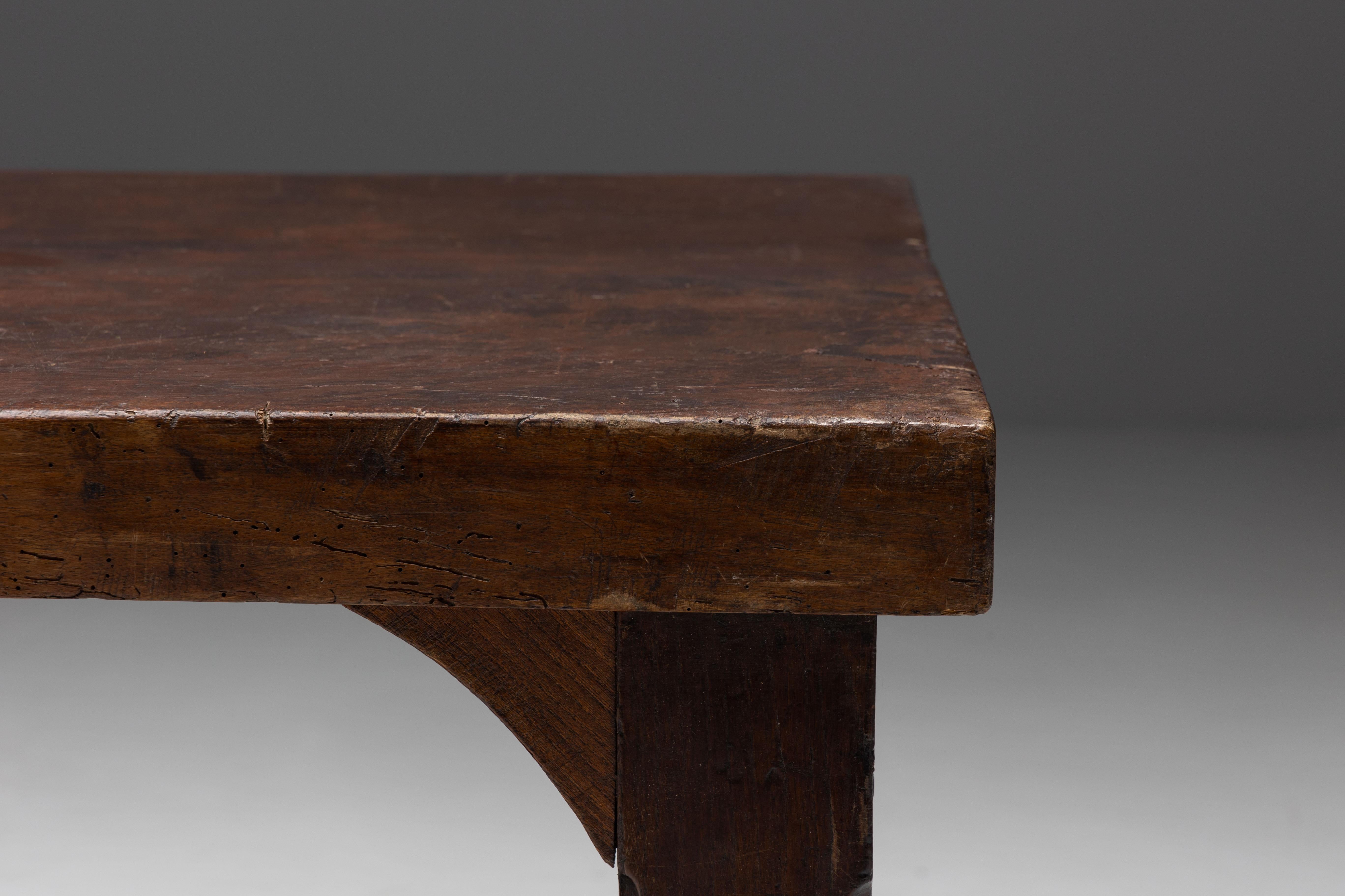 Table à manger Populaire d'art brutaliste, France, 19ème siècle en vente 3