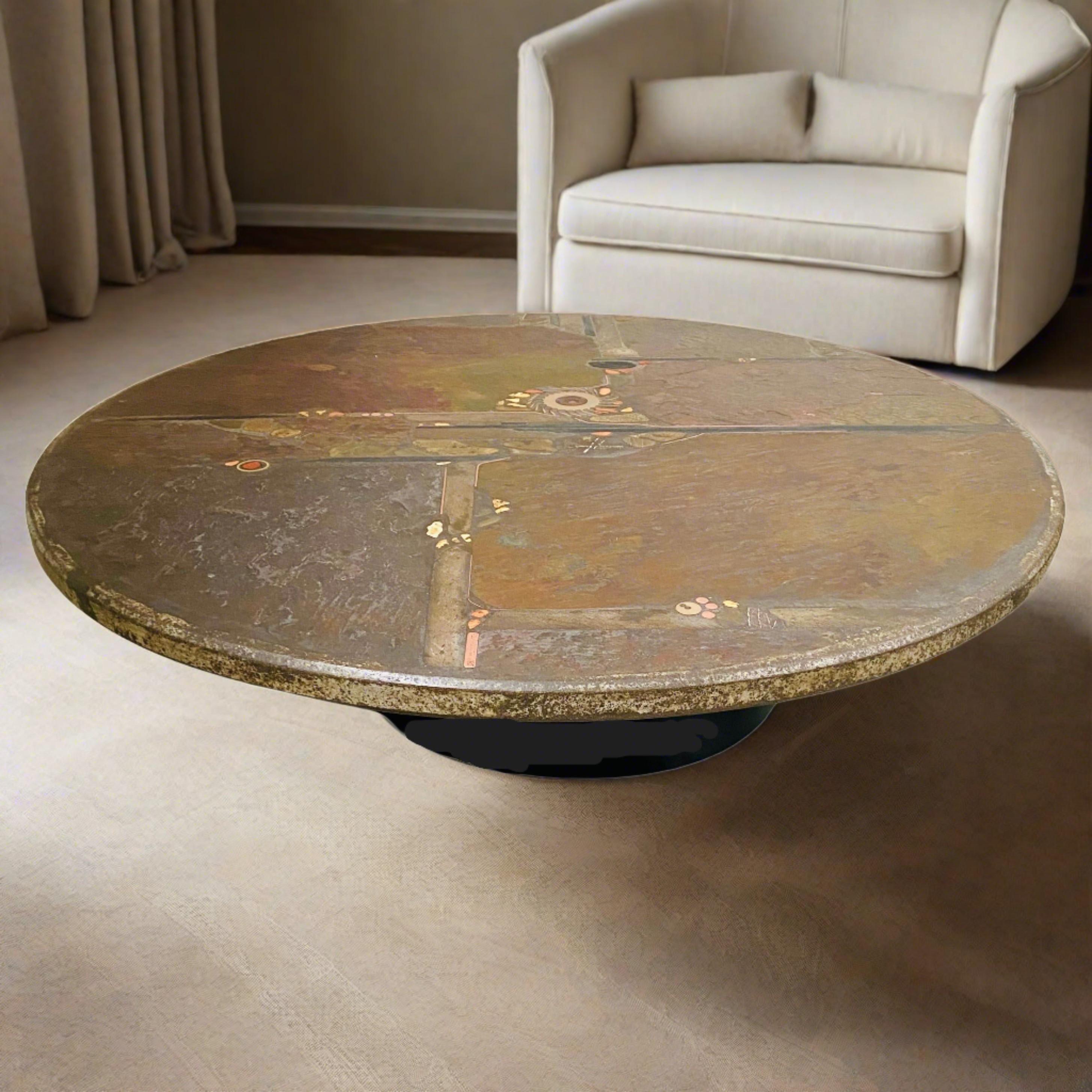 Brutalist Art Stone Round Coffee Table by Sculptor Paul Kingma Netherlands, 1985 In Good Condition For Sale In DE MEERN, NL