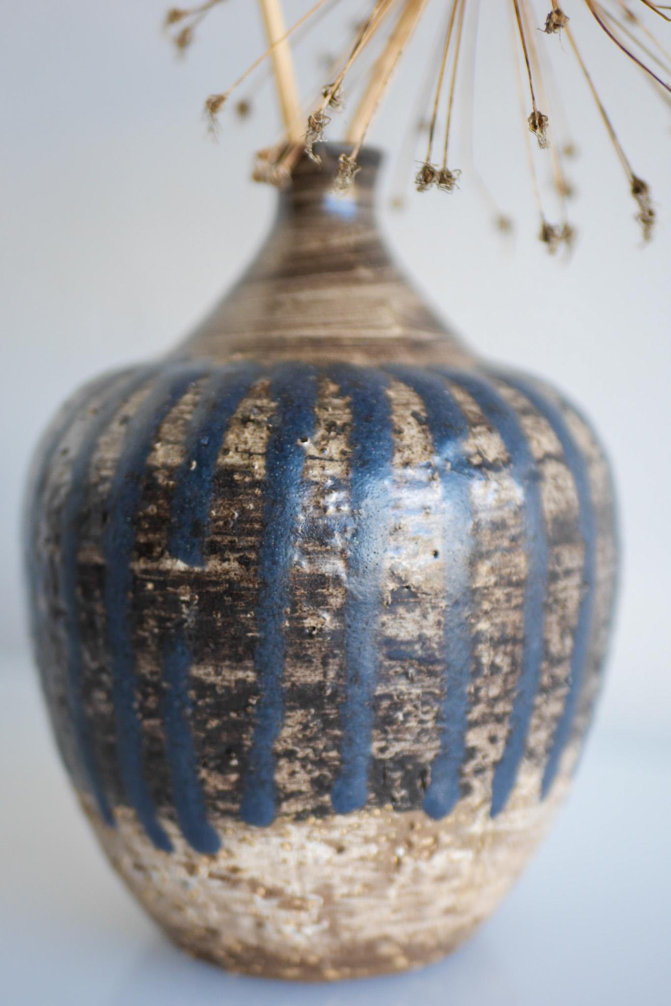 Brutalist art vase by Mari Simmulson for Upsala Ekeby, Sweden For Sale 5