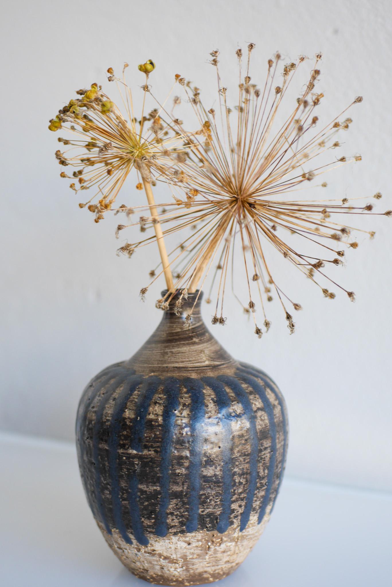 Brutalist art vase by Mari Simmulson for Upsala Ekeby, Sweden For Sale 6