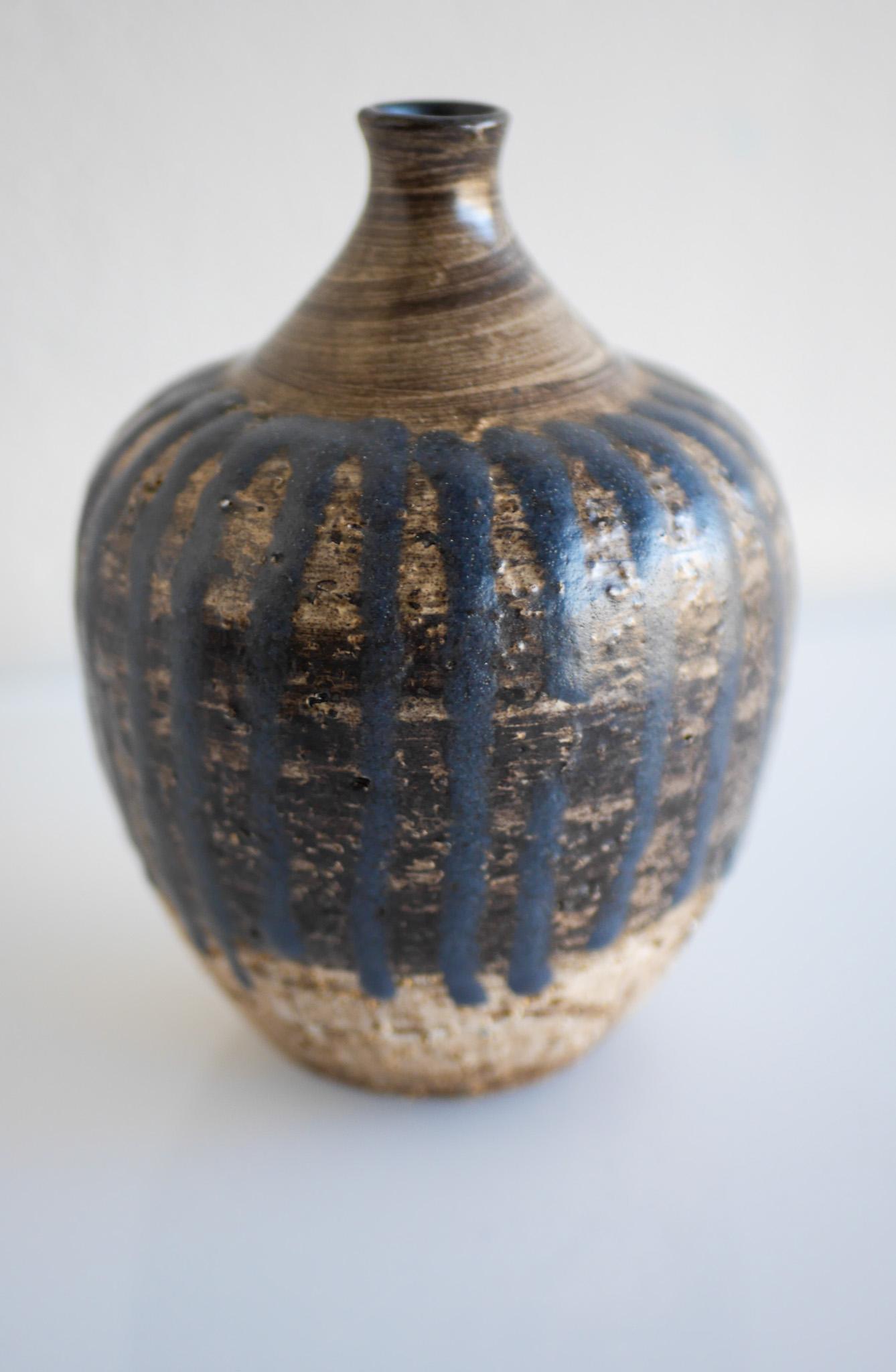 Brutalist art vase by Mari Simmulson for Upsala Ekeby, Sweden For Sale 7