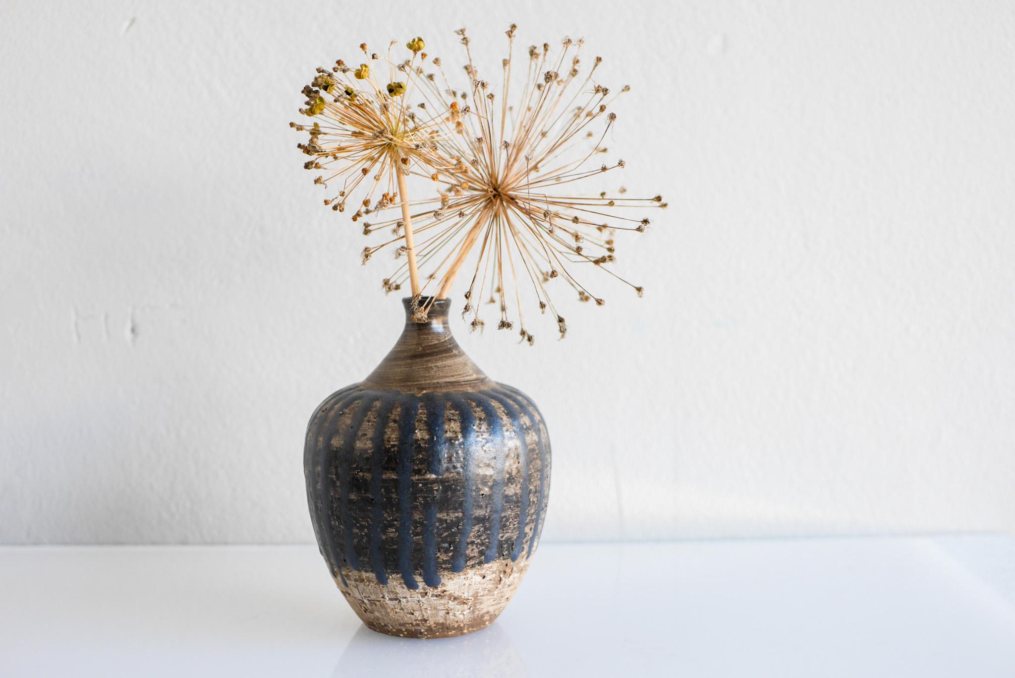 Mid-Century Modern Brutalist art vase by Mari Simmulson for Upsala Ekeby, Sweden For Sale