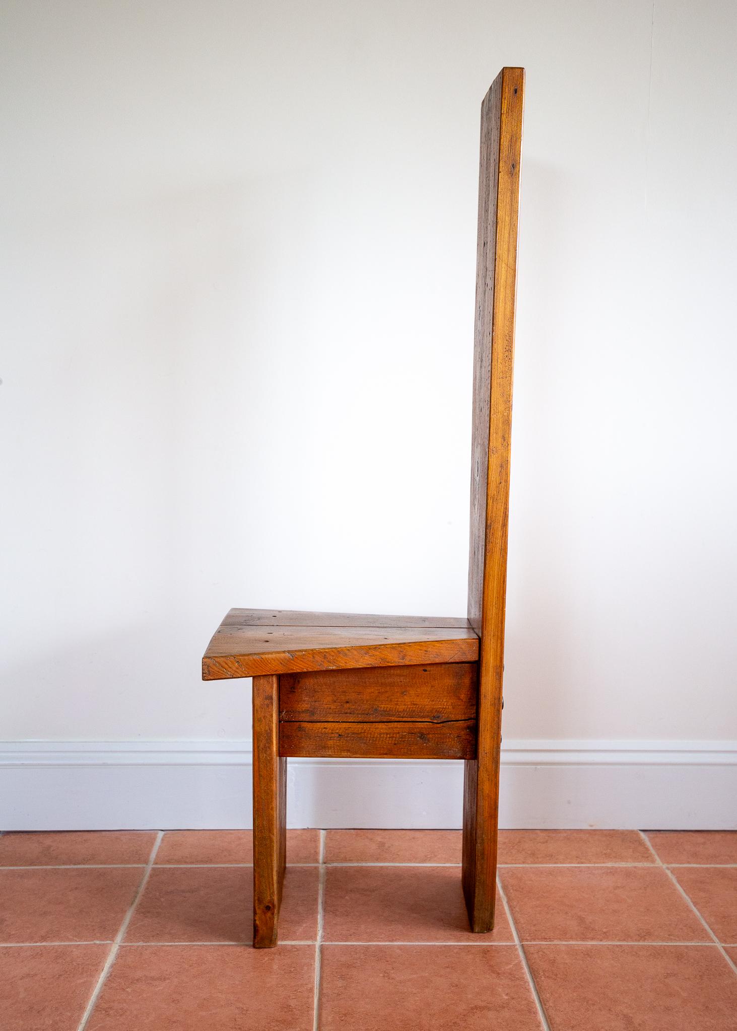 Chaise d'appoint brutaliste du milieu du siècle à haut dossier surdimensionné en pin et fer rustique en vente 2
