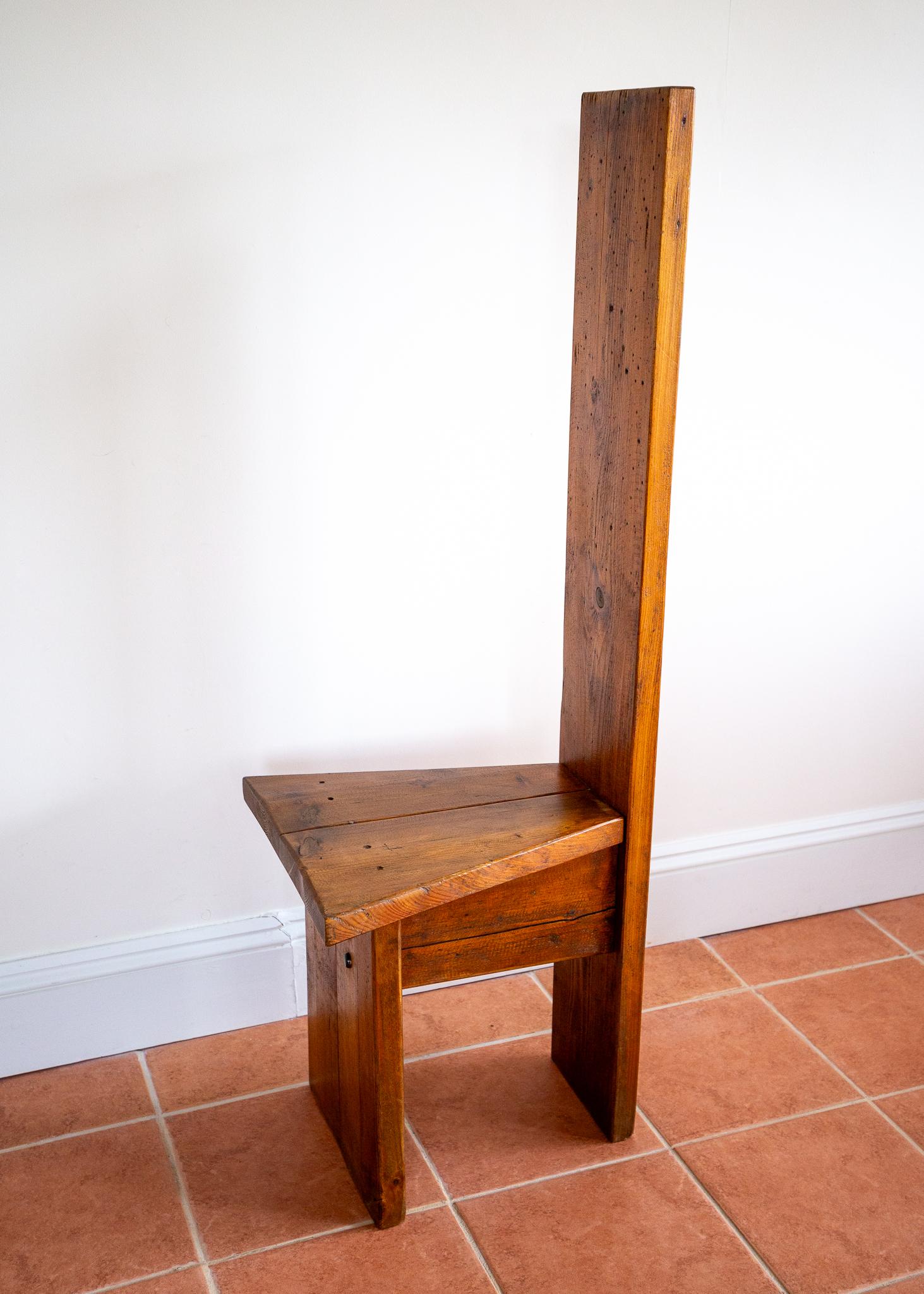 Chaise d'appoint brutaliste du milieu du siècle à haut dossier surdimensionné en pin et fer rustique en vente 4