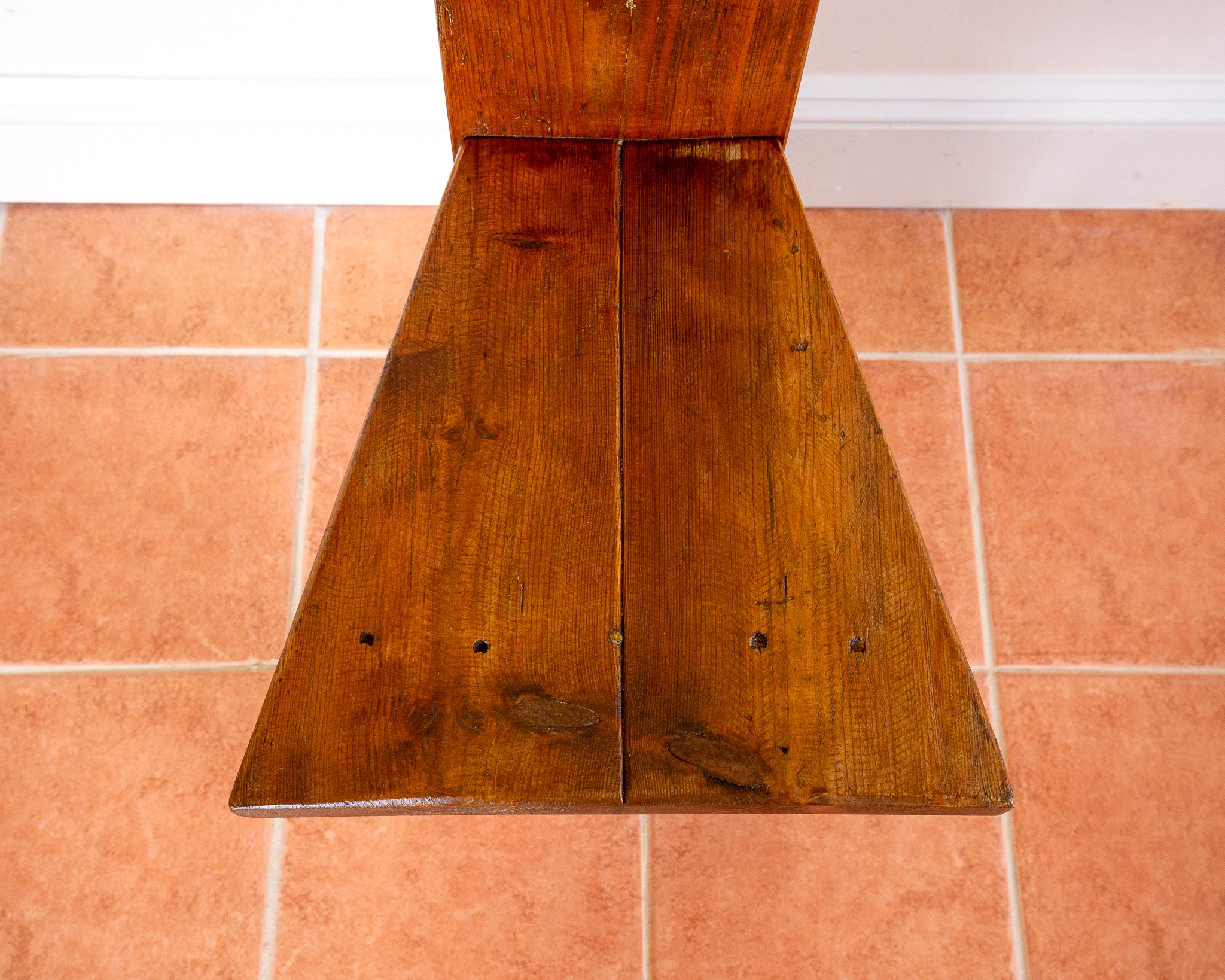 Chaise d'appoint brutaliste du milieu du siècle à haut dossier surdimensionné en pin et fer rustique en vente 11
