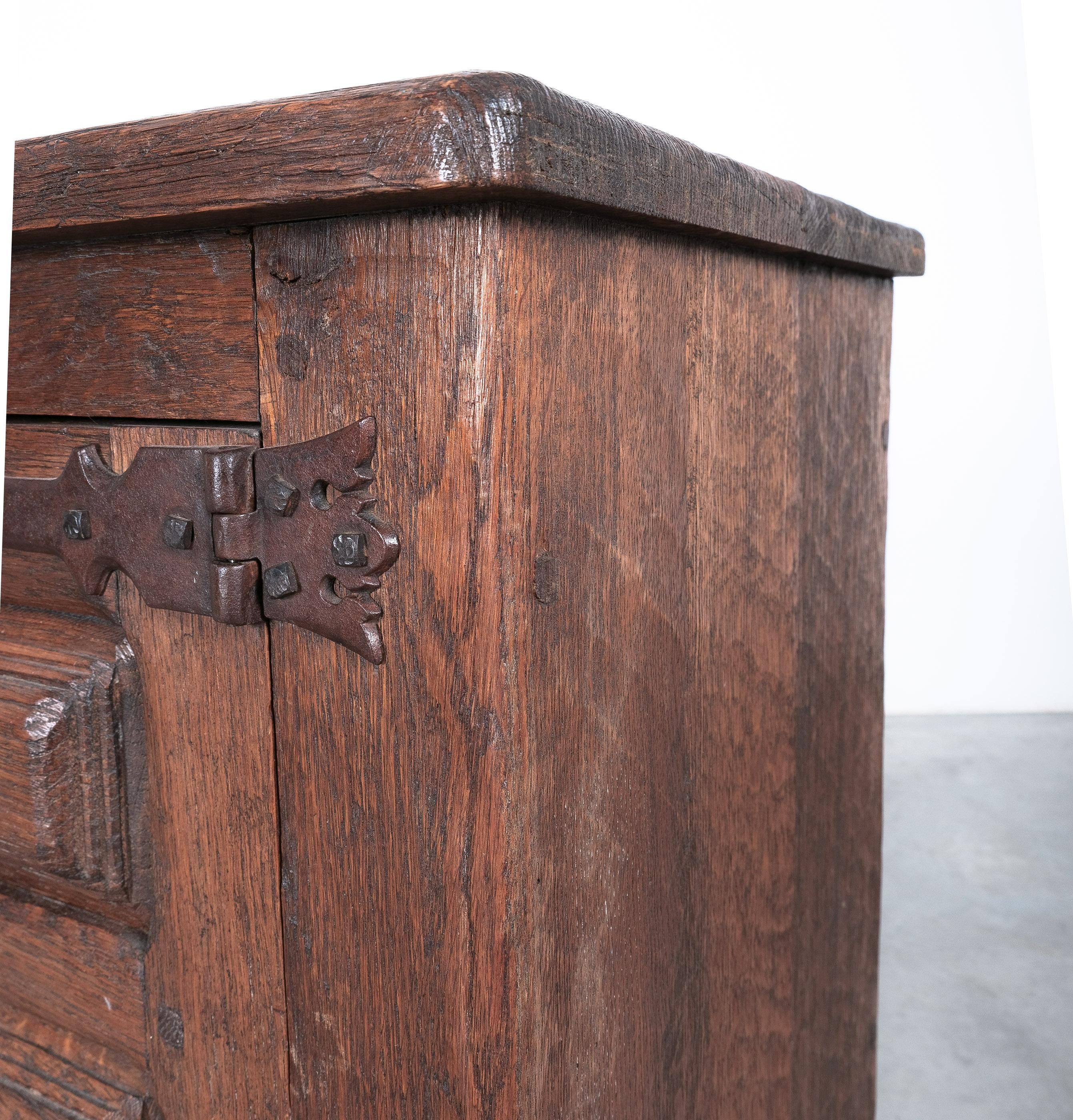 Brutalist Artisan Oak Cabinet or Sideboard With Carved Details, 1940 France For Sale 6