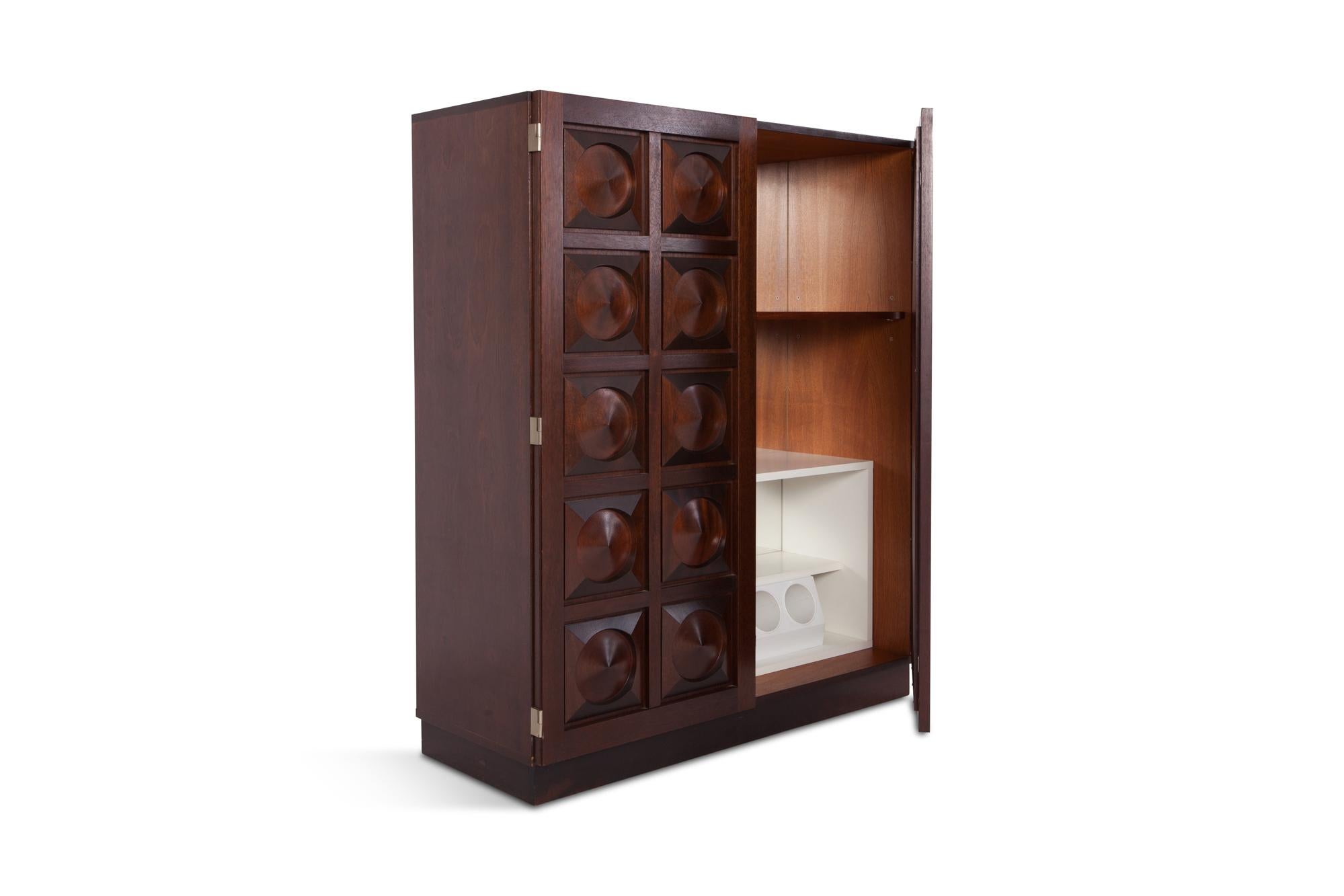 dark mahogany cabinets