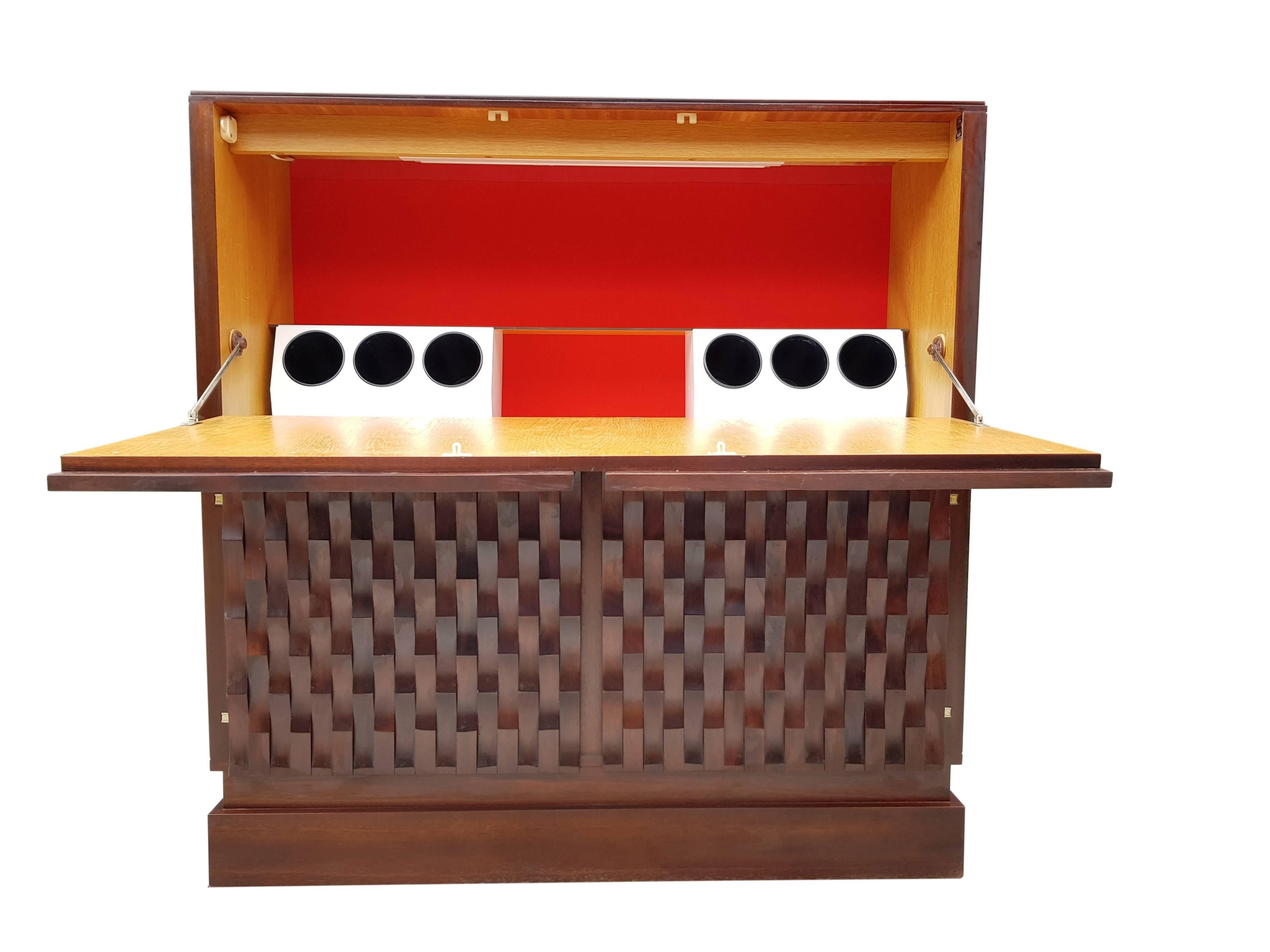 Brutalist Bar in Mahogany Wood Cabinet by Musterring In Good Condition In De Klinge, BE
