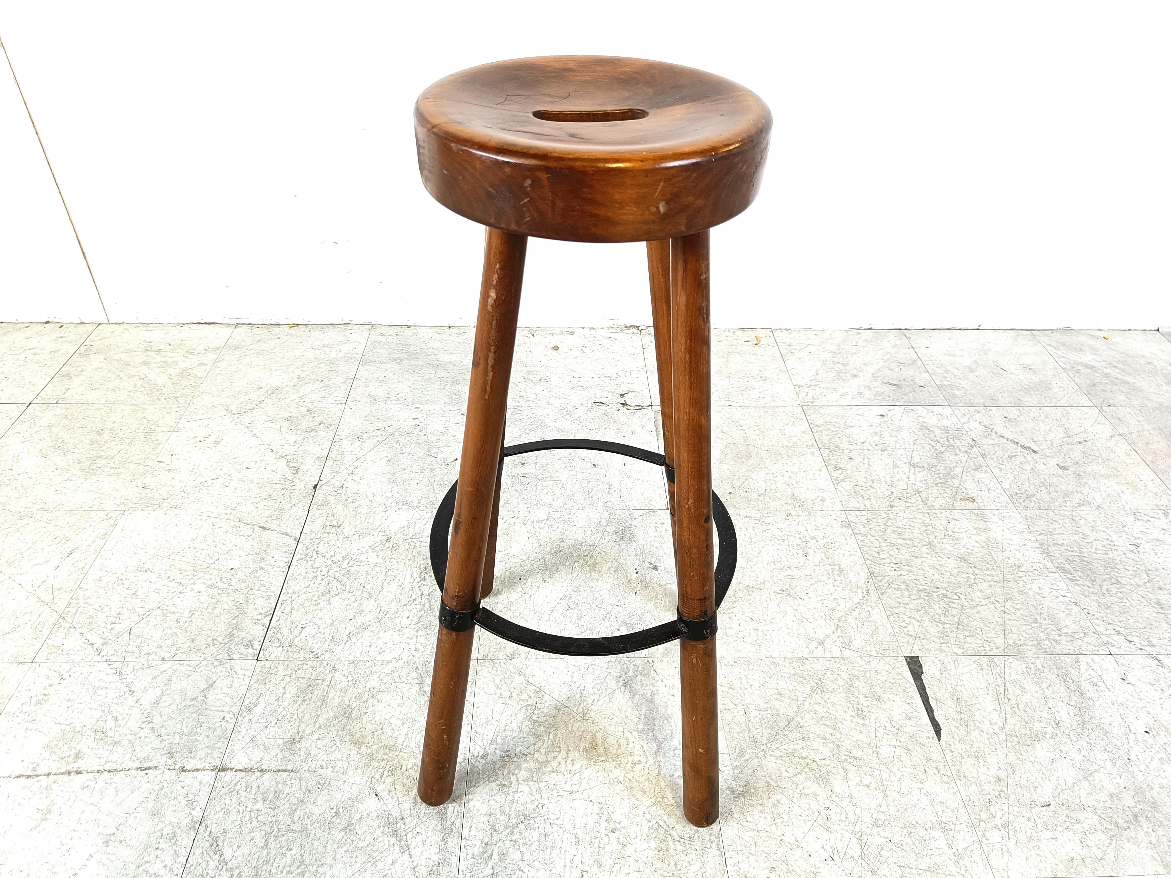 Brutalist bar stool, 1960s In Good Condition For Sale In Leuven, Vlaams Gewest