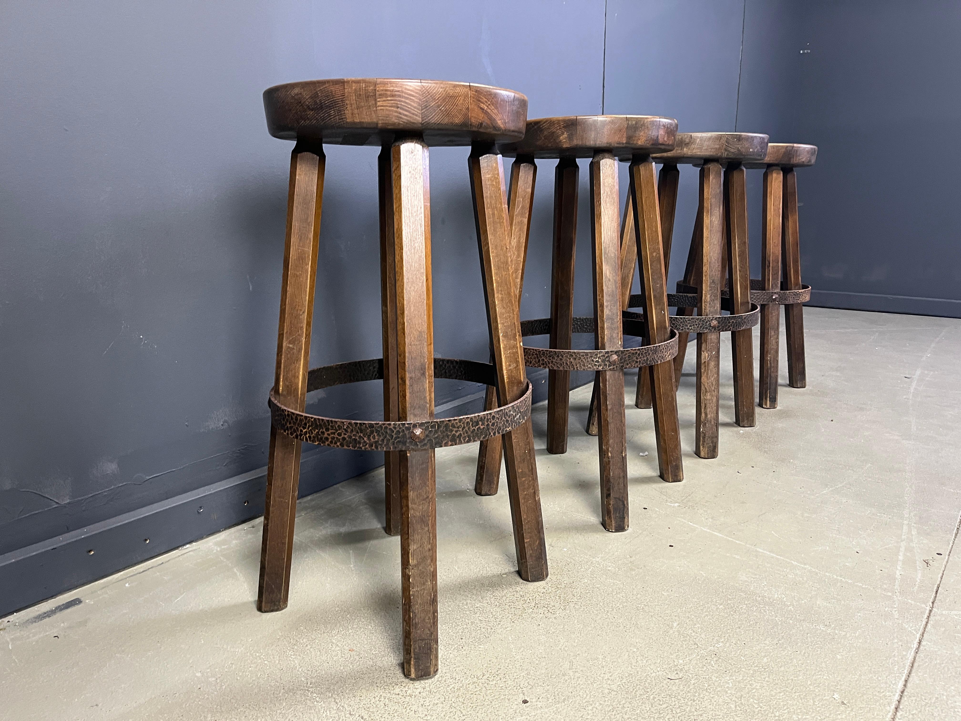 Brutalistische Barhocker, 1960er Jahre - Satz von 4 (Deutsch) im Angebot