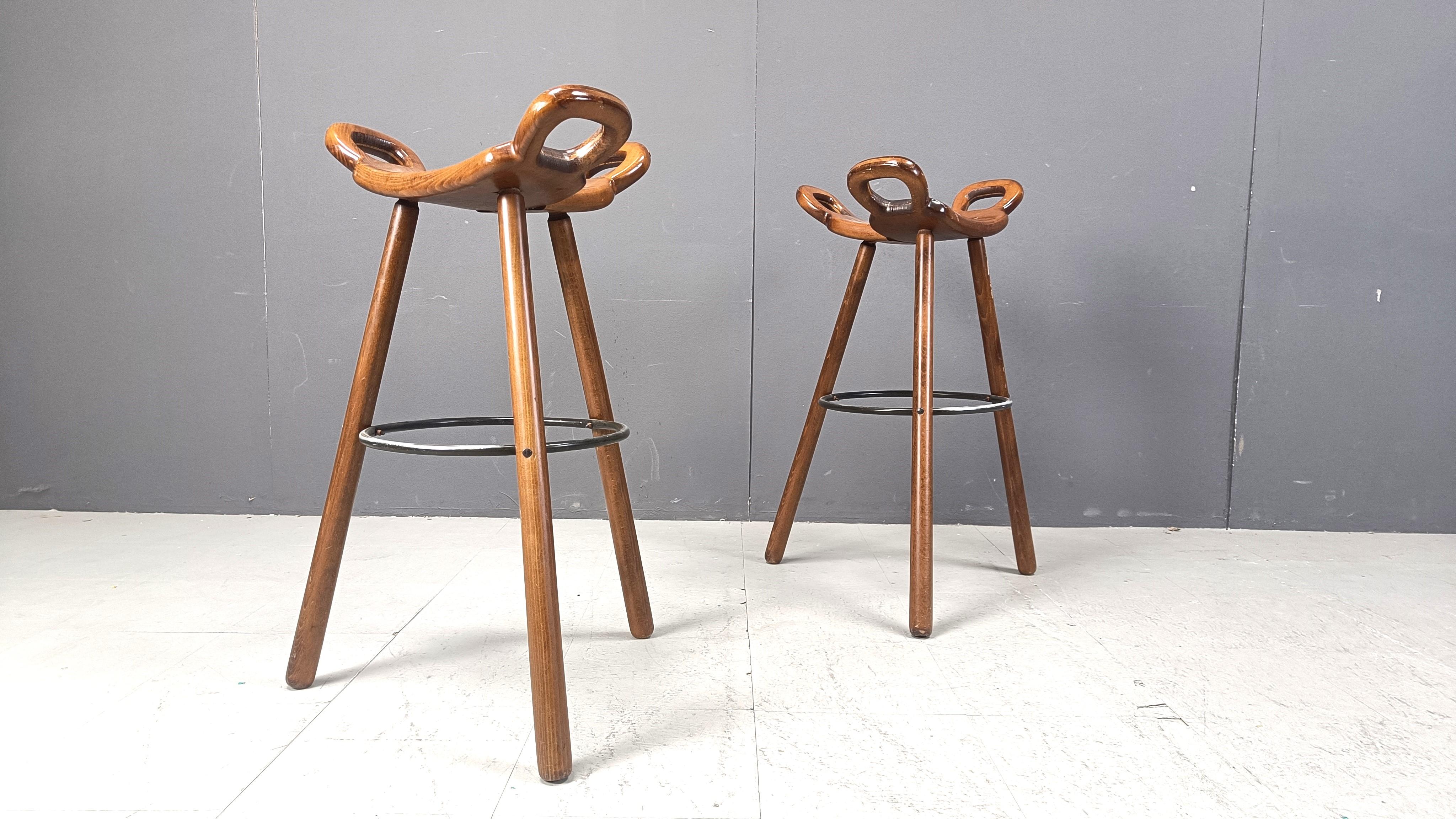 Espagnol Ensemble de 5 tabourets de bar brutalistes - années 1960 en vente