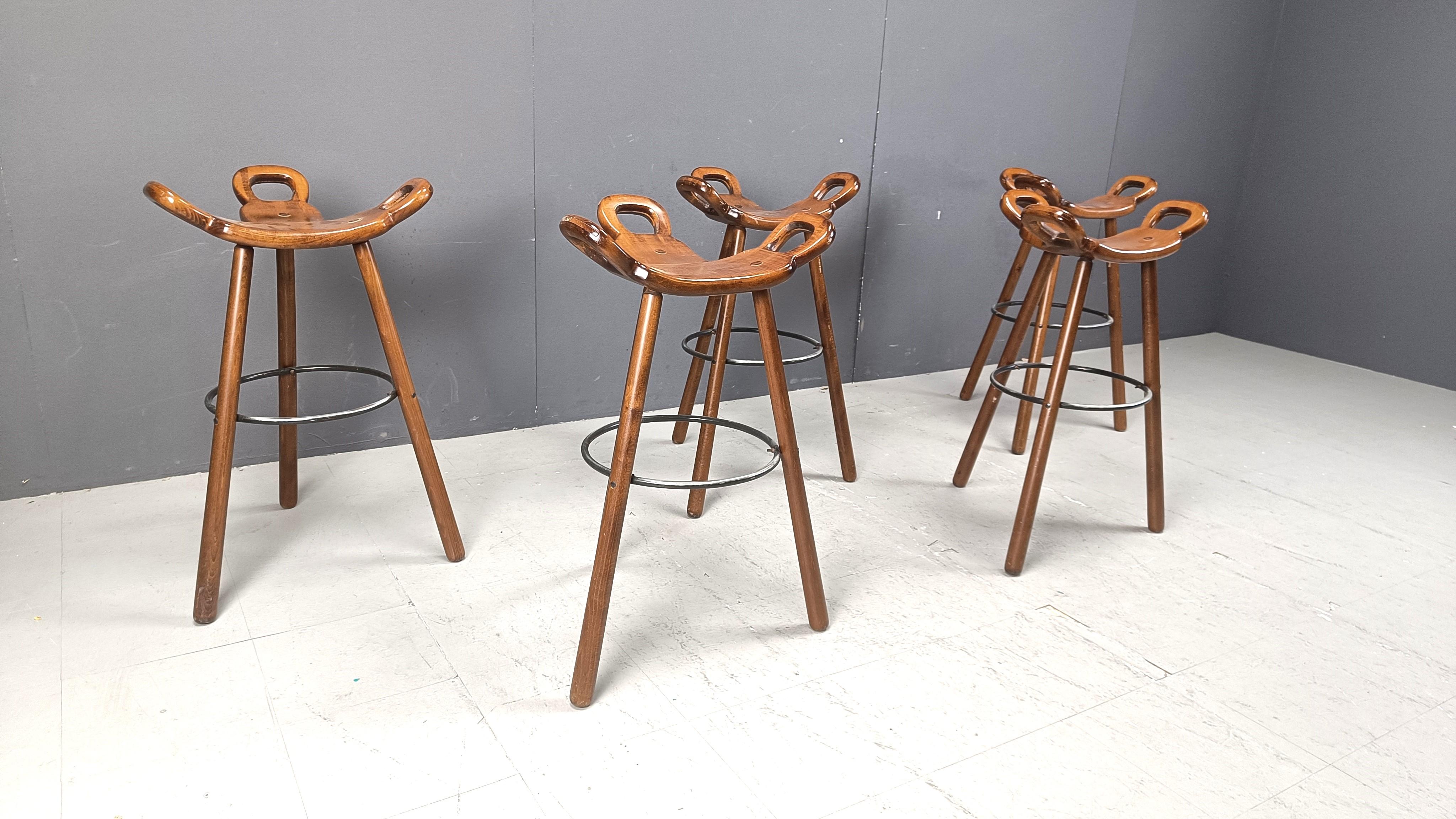 Milieu du XXe siècle Ensemble de 5 tabourets de bar brutalistes - années 1960 en vente