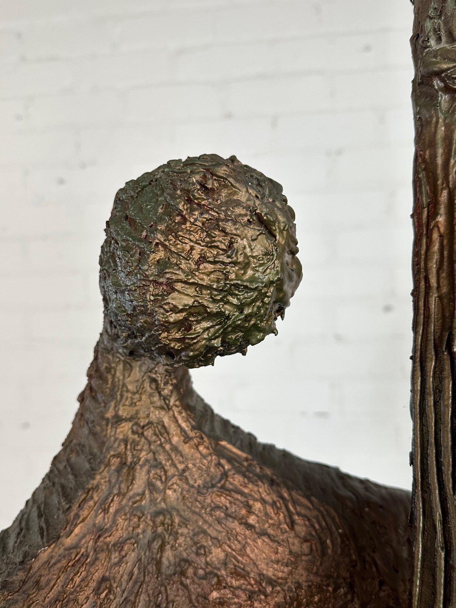 Américain Sculpture d'un acteur de bas brutaliste en vente
