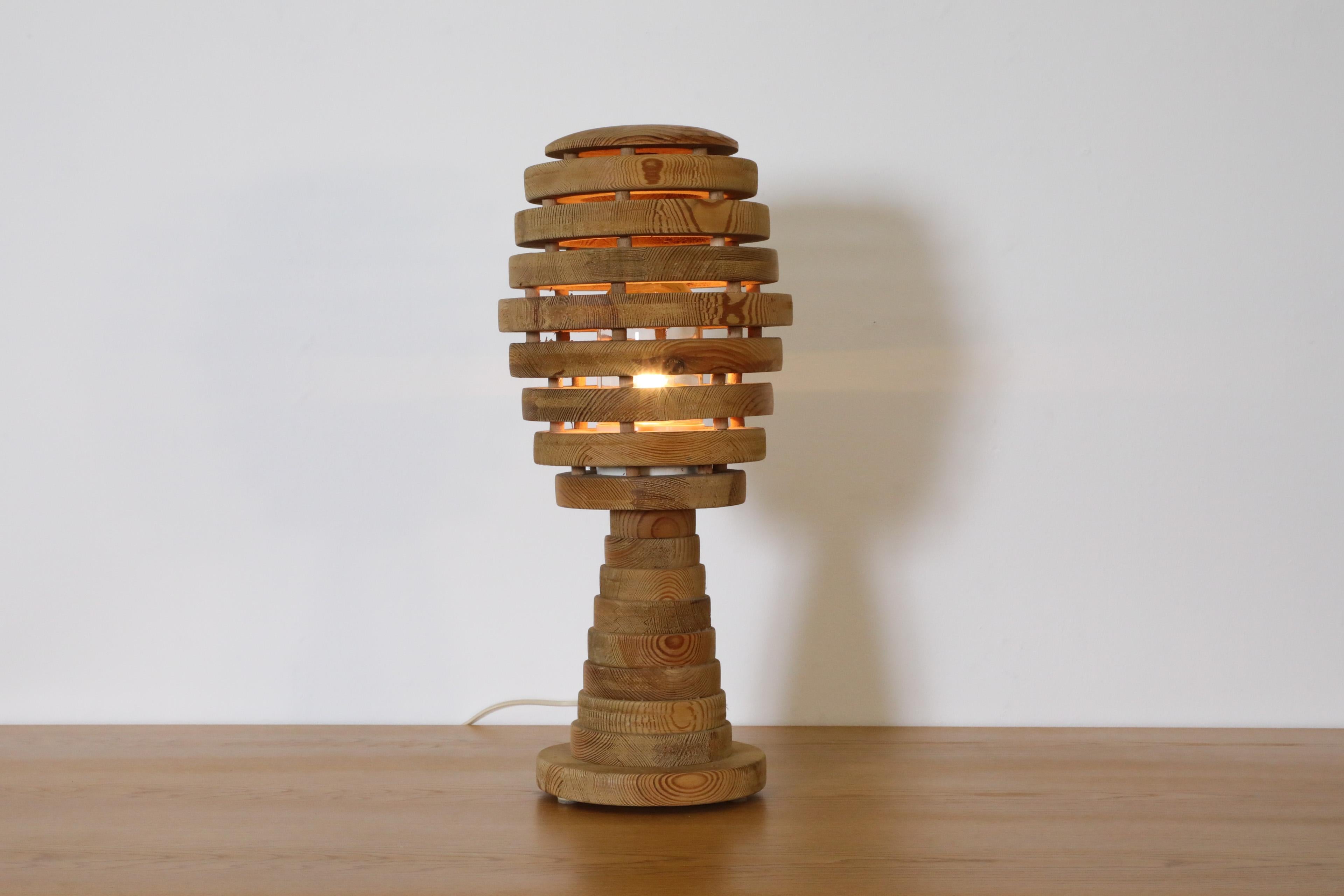 Dutch Brutalist Beehive Table Lamp Crafted with Thick Stacked Solid Pine Rings For Sale