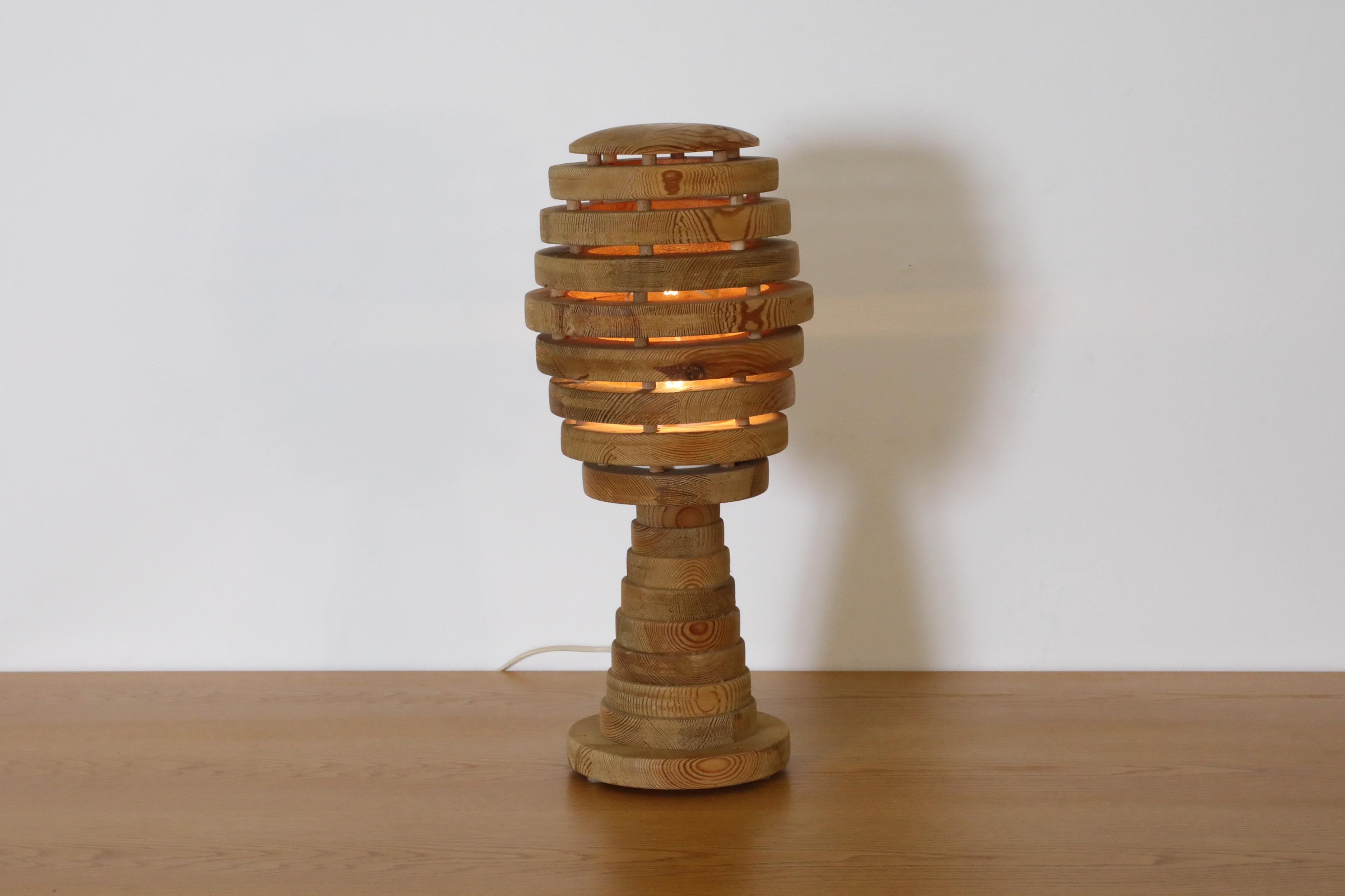 Brutalist Beehive Table Lamp Crafted with Thick Stacked Solid Pine Rings For Sale 1
