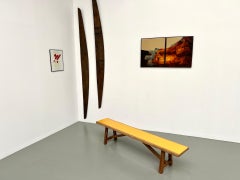 Banc brutaliste, inspiré par l'esprit d'Olavi Hänninen.