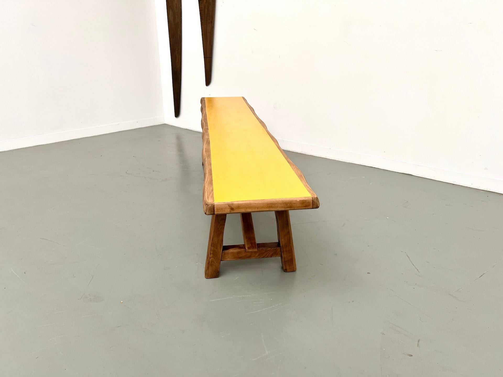 Orme Banc brutaliste, inspiré par l'esprit d'Olavi Hänninen. en vente