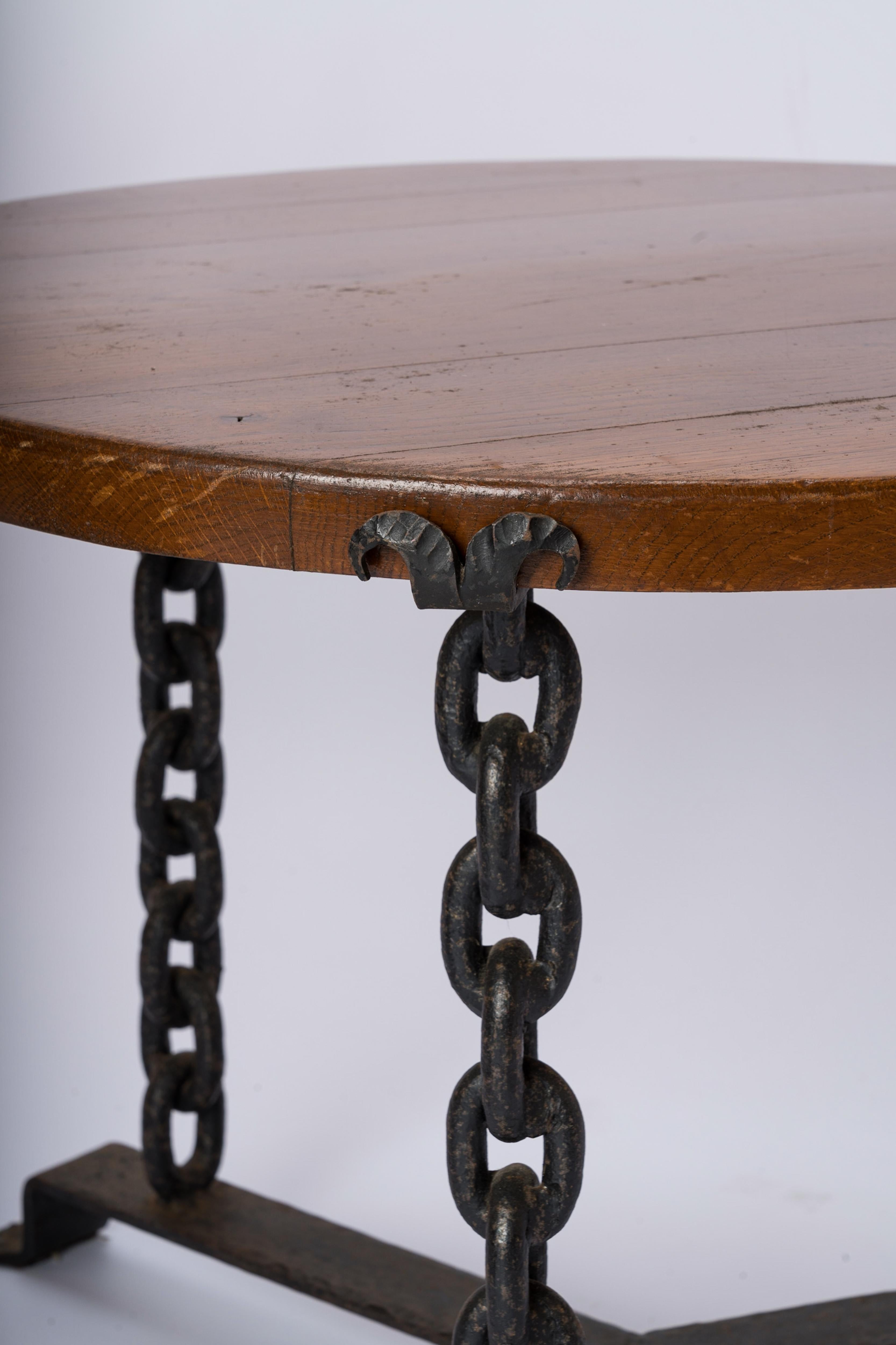 Brutalist Black Welded Chain and Solid Tinted Oak Top Side Table - France 1970s In Fair Condition In New York, NY