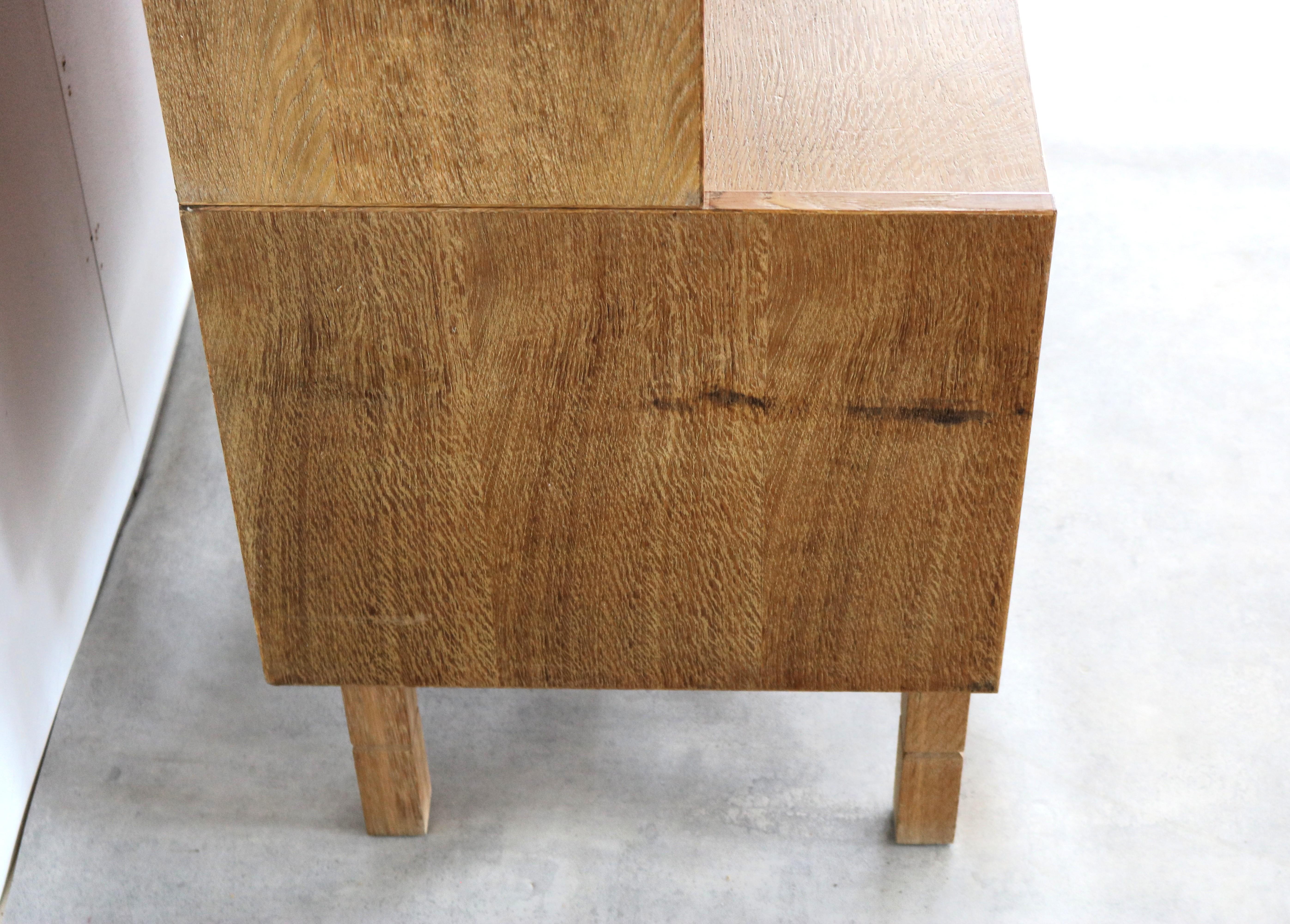 bibliothèque brutaliste  armoire murale  chêne  1960s  Danois en vente 1