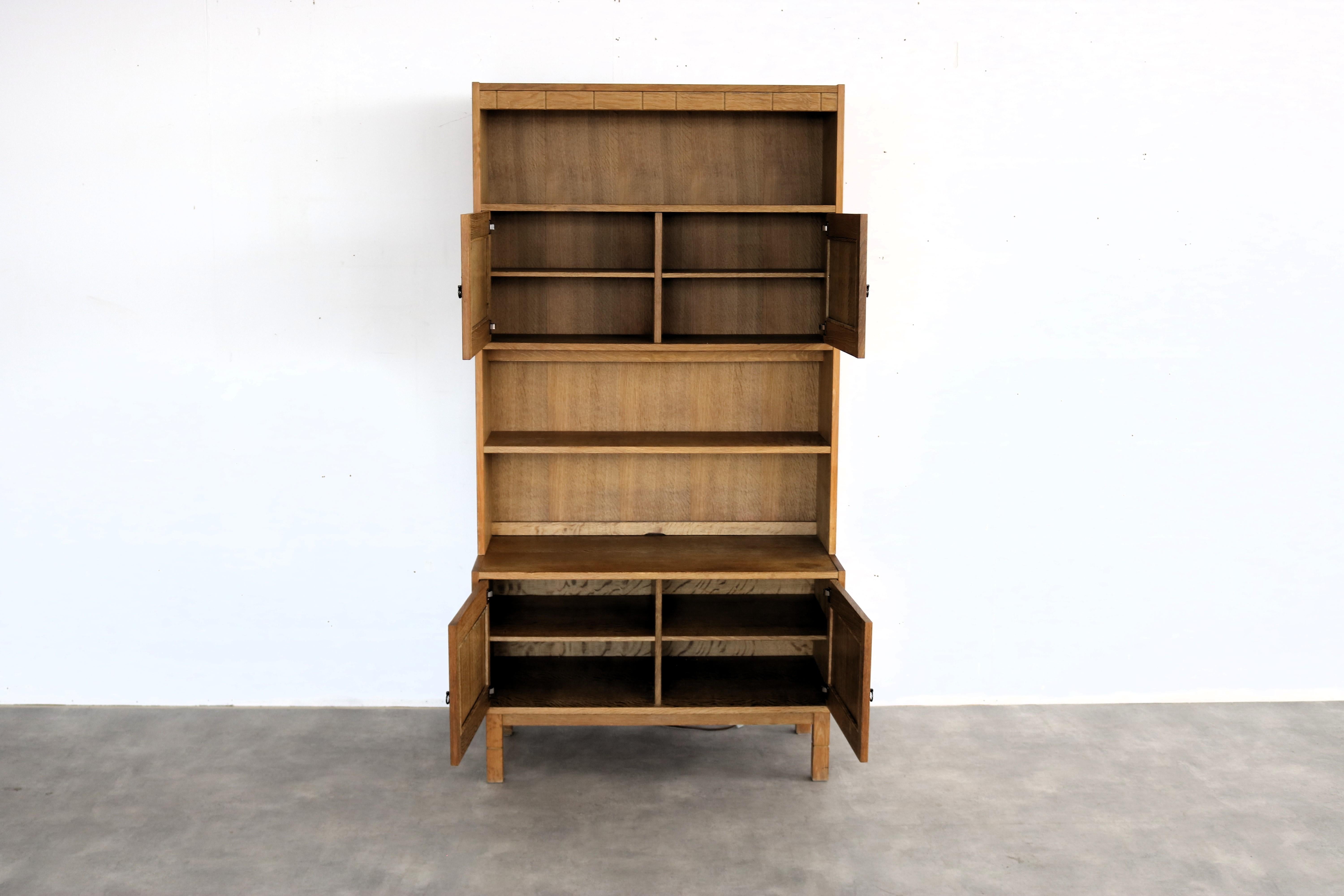 librería brutalista  armario de pared  roble  1960s  Danés en venta 2