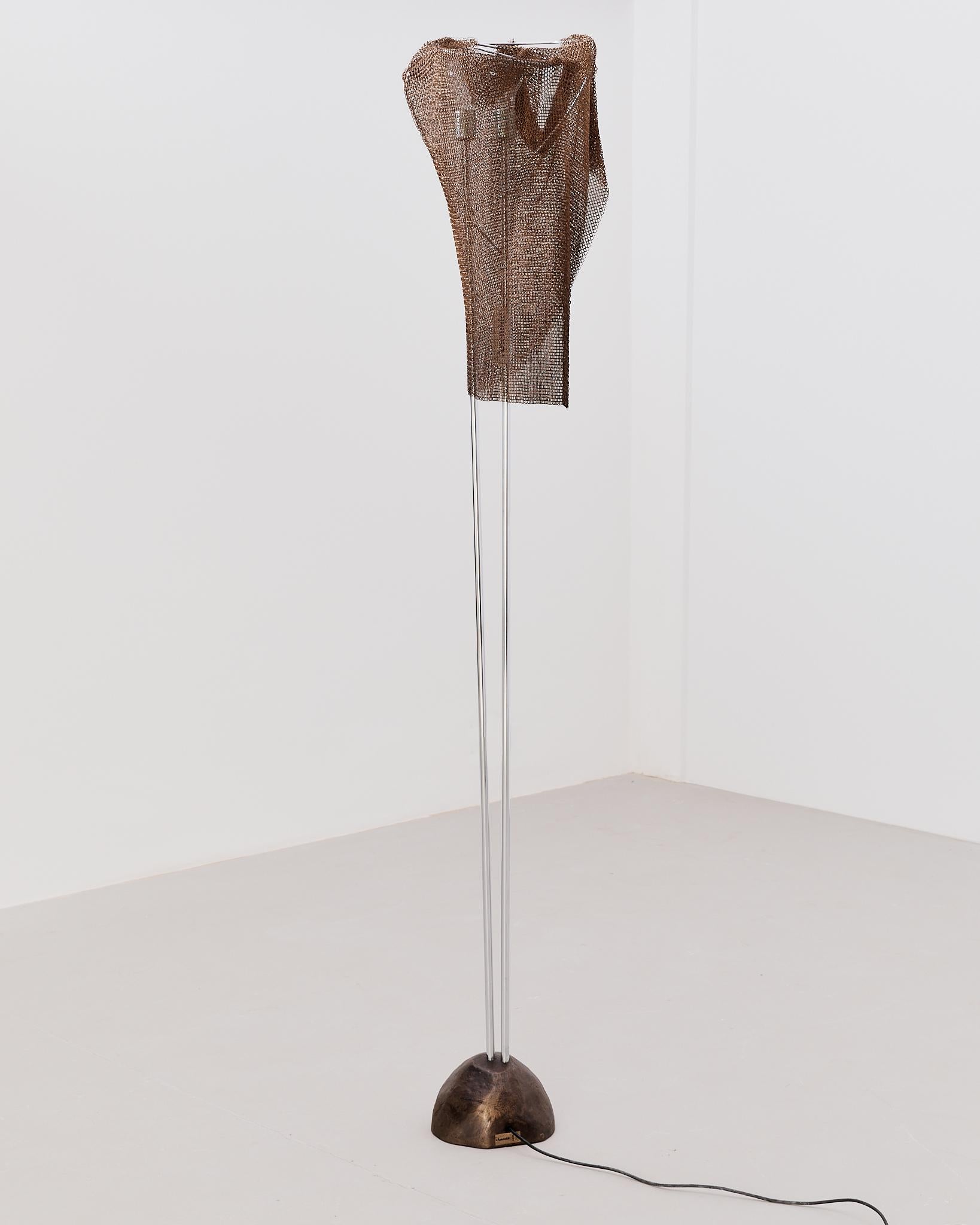 Brutalistische Stehleuchte Anchise aus Messing und Stahl von Toni Cordero für Artemide (20. Jahrhundert) im Angebot