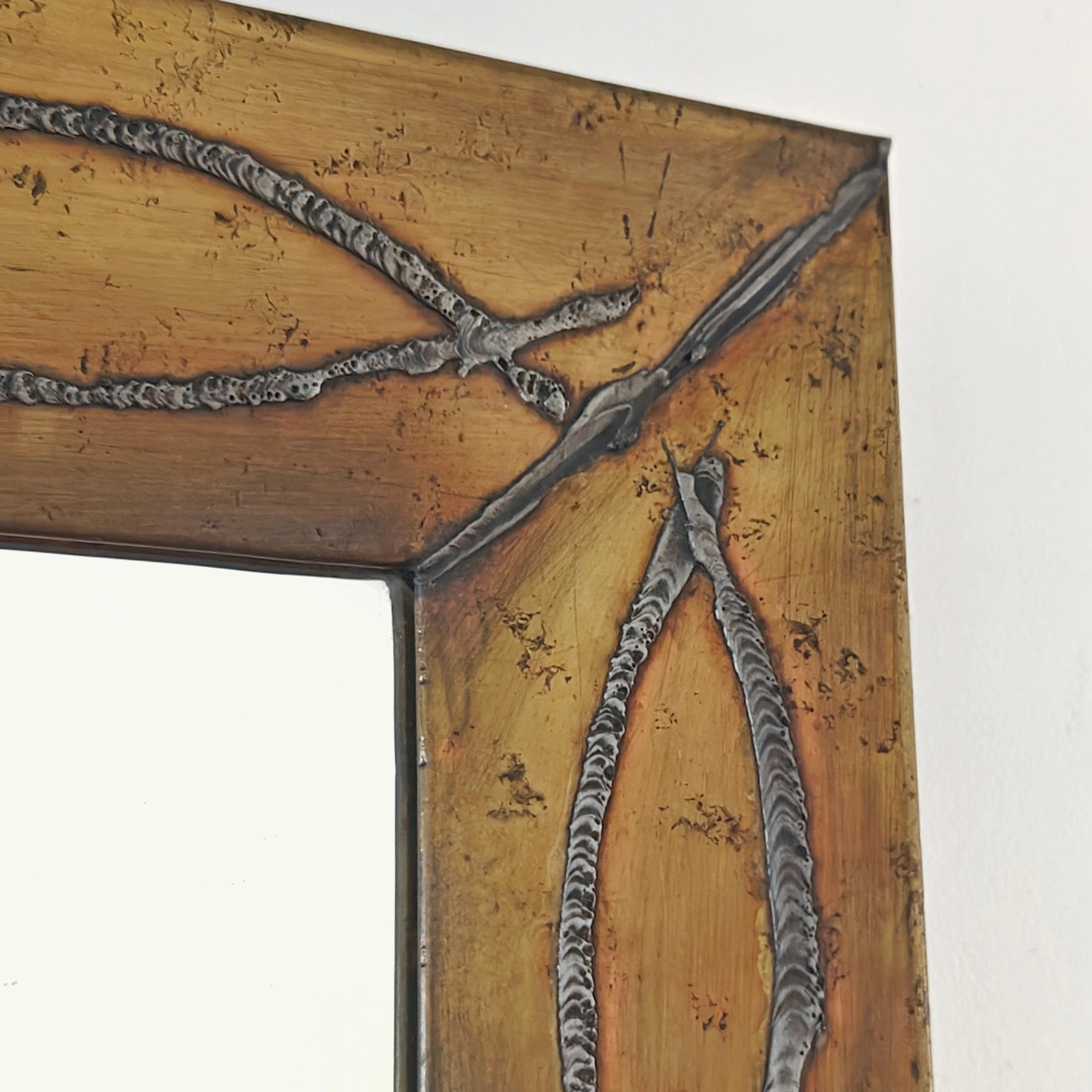 Brutalist brass and tin mirror by Jean Goardère In Good Condition For Sale In QUINTIN, FR