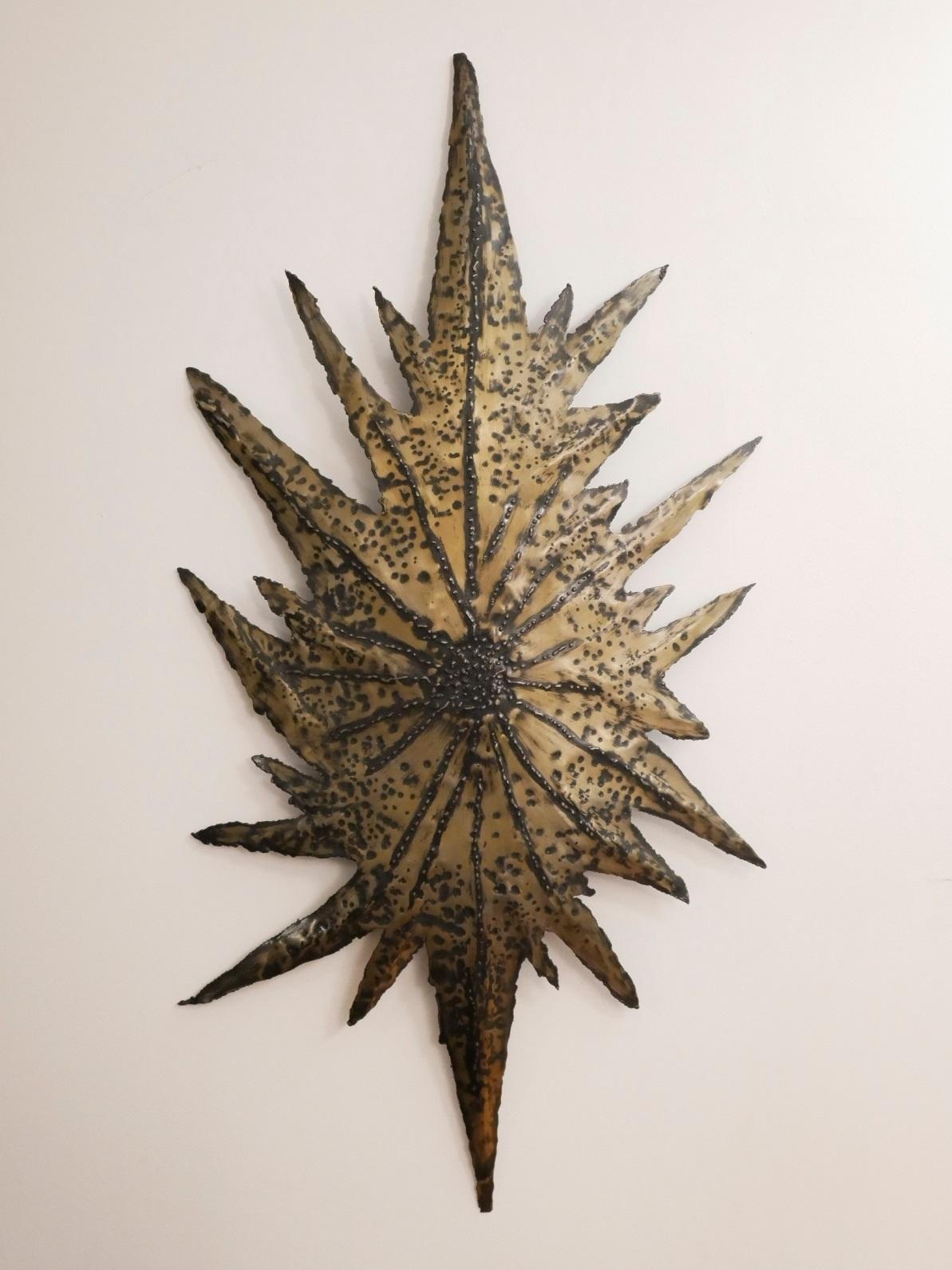 Brutalist Brass Leaf Sconce, 1970s For Sale 1