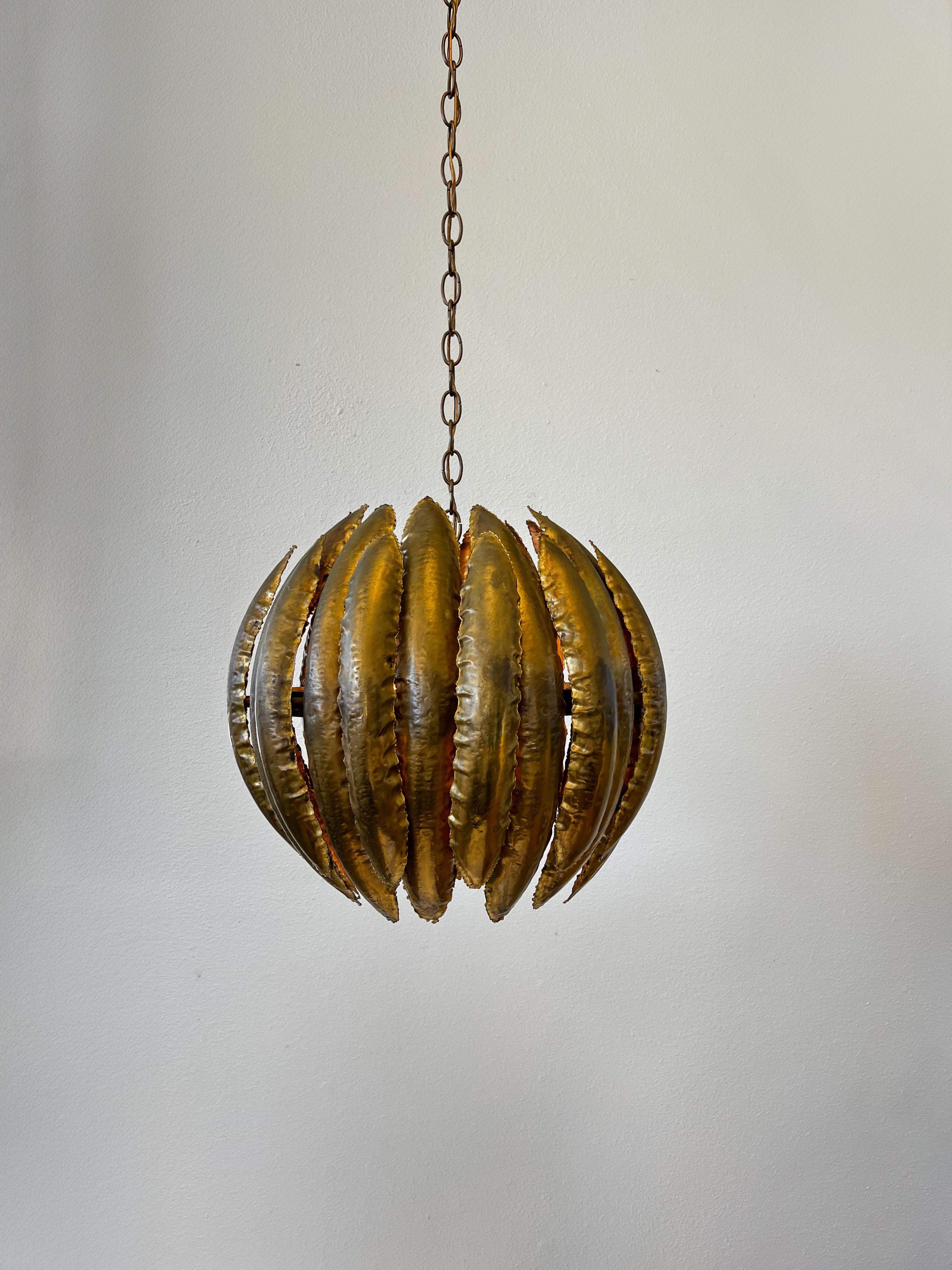 Lampada a sospensione in ottone brutalista di Tom Greene & Greene In condizioni buone in vendita a Palm Springs, CA
