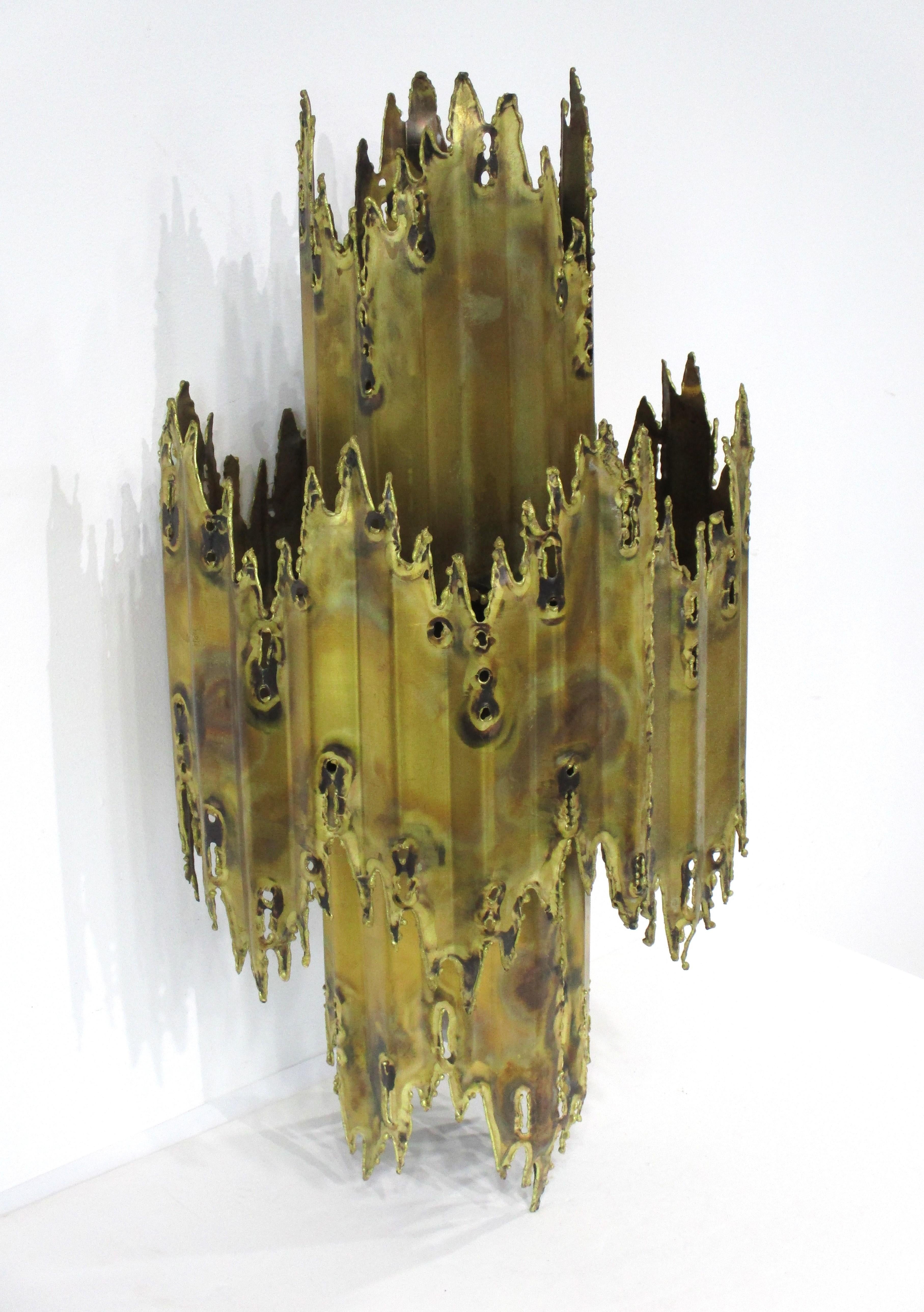 Lustre sculptural brutaliste en laiton de style Jere par Tom Greene pour Feldman en vente 3