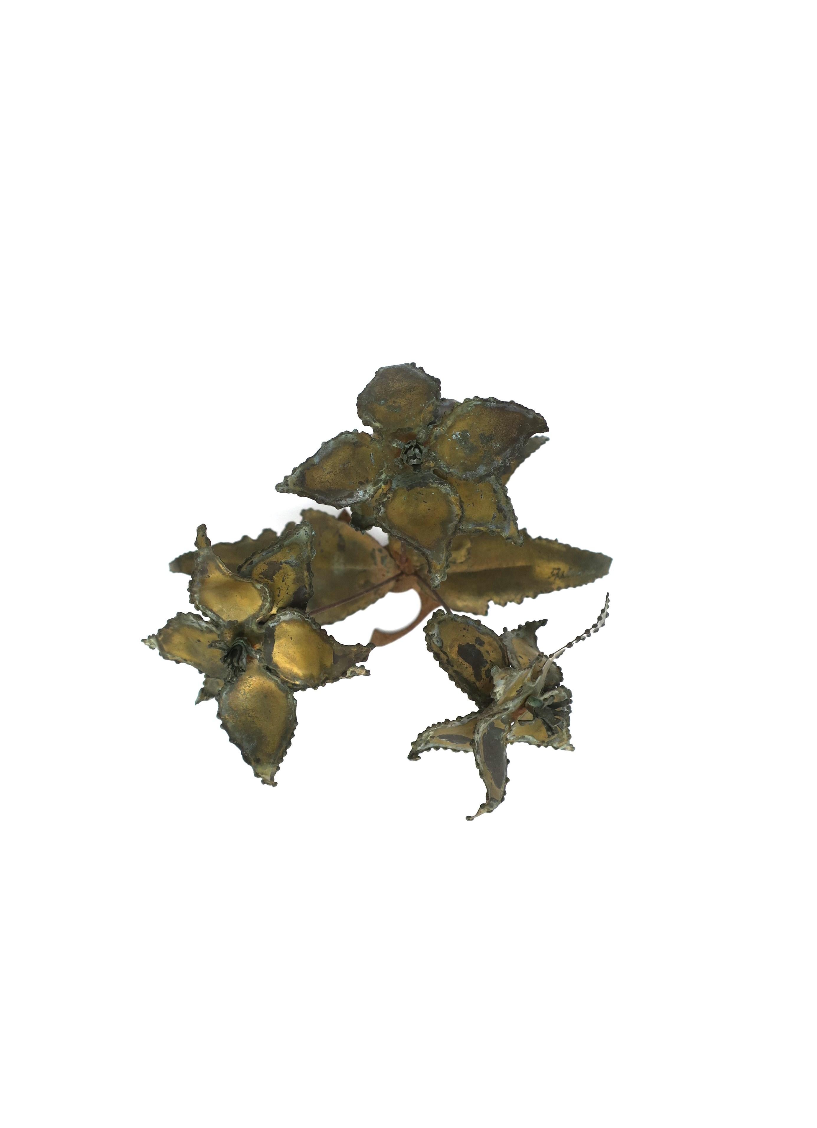 Brutalist Brass Sculpture of Flowers and Leaves in the Style of Silas and Jere For Sale 2