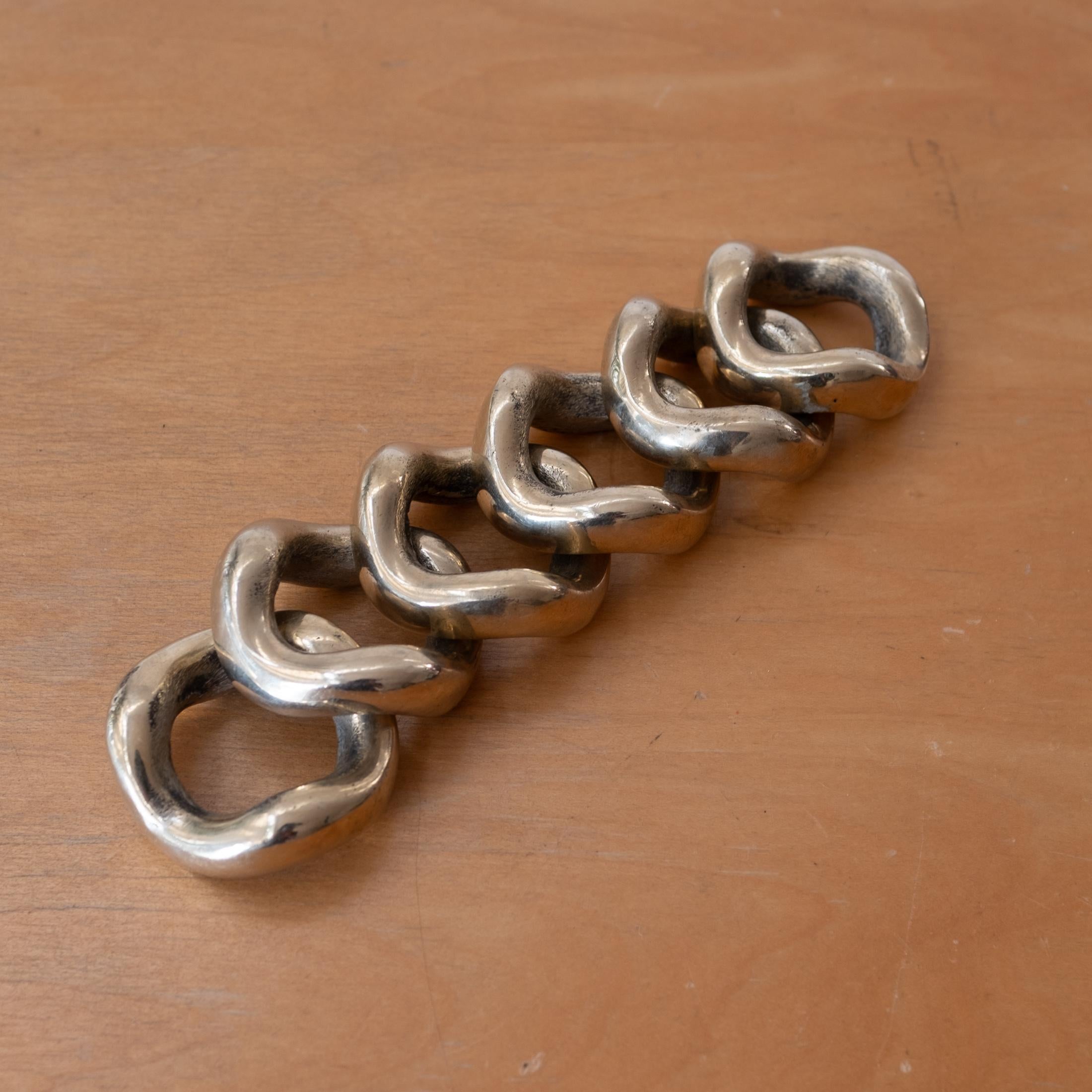 Brutalist Bronze 1970 Sculptural Napkin Rings Set of 6 en vente 4