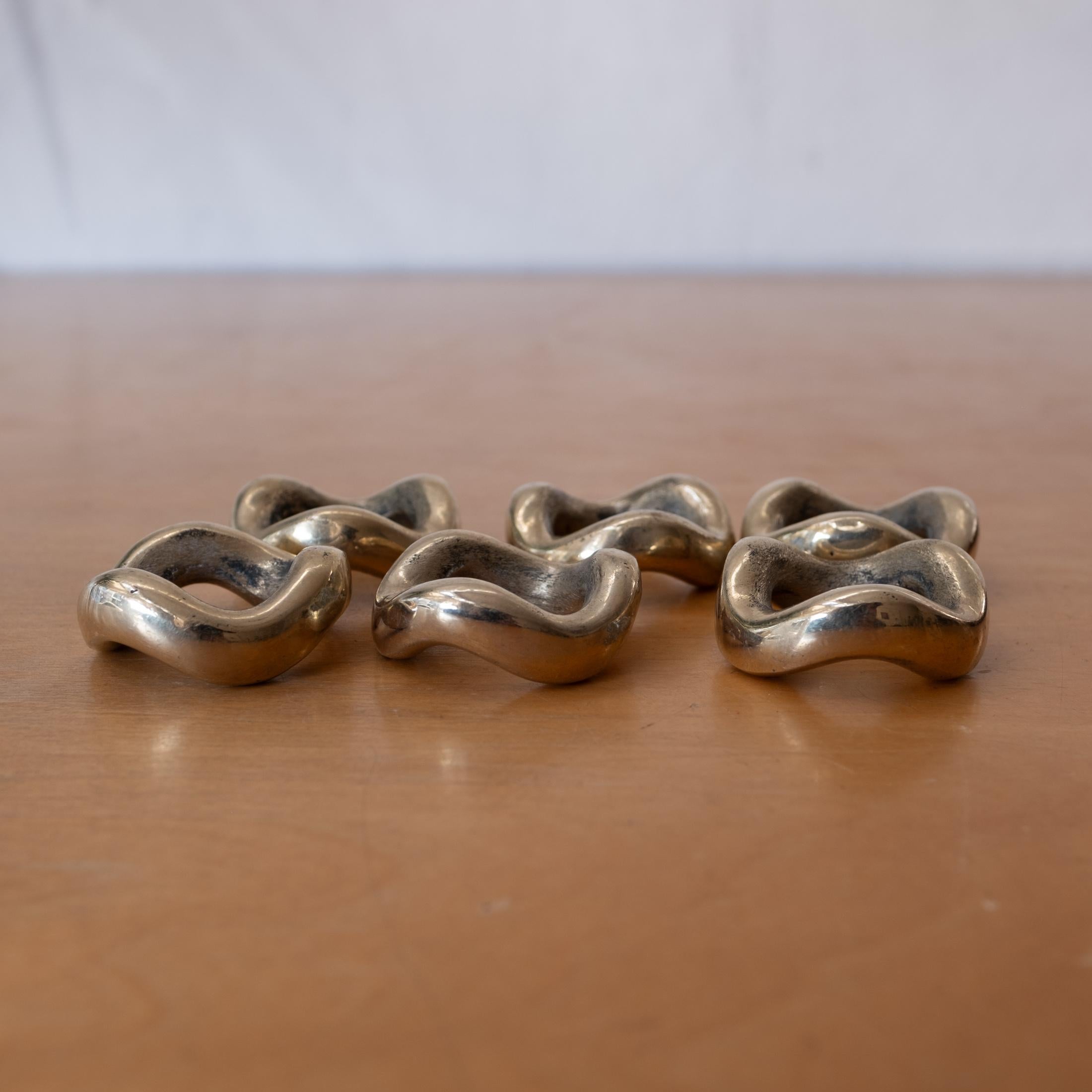 Inconnu Brutalist Bronze 1970 Sculptural Napkin Rings Set of 6 en vente